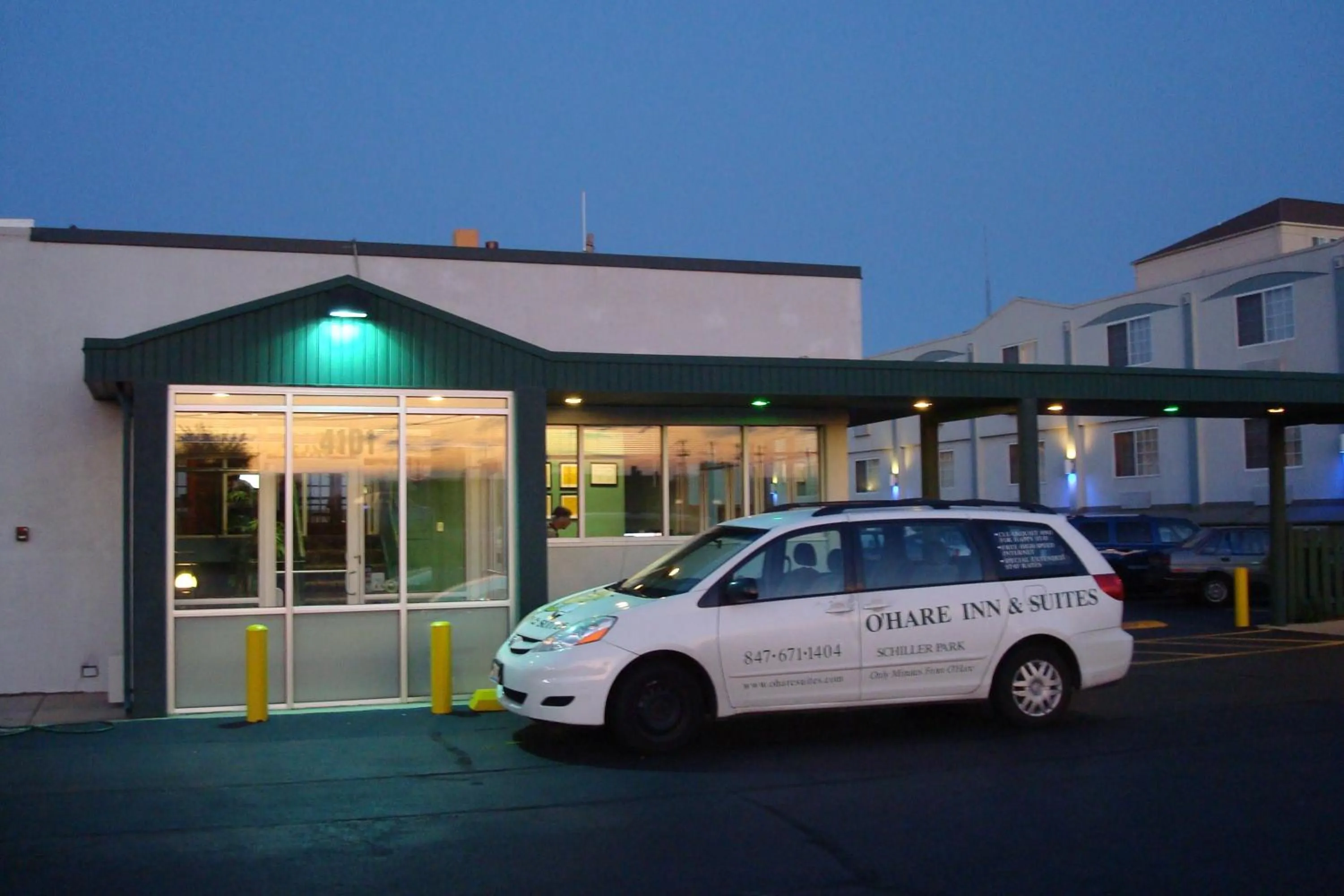 Facade/entrance in O'Hare Inn & Suites