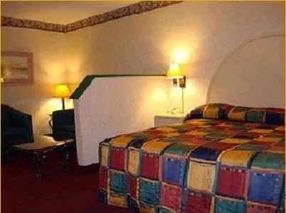 Bed in O'Hare Inn & Suites