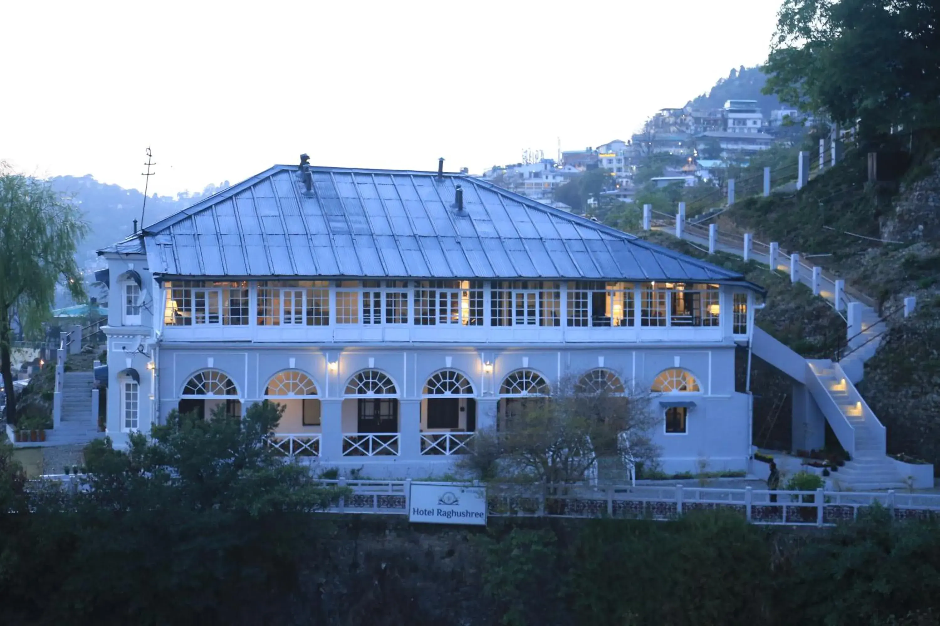 Deluxe Suite in Raghu Vilas Deluxe Suite in Raghu Vilas