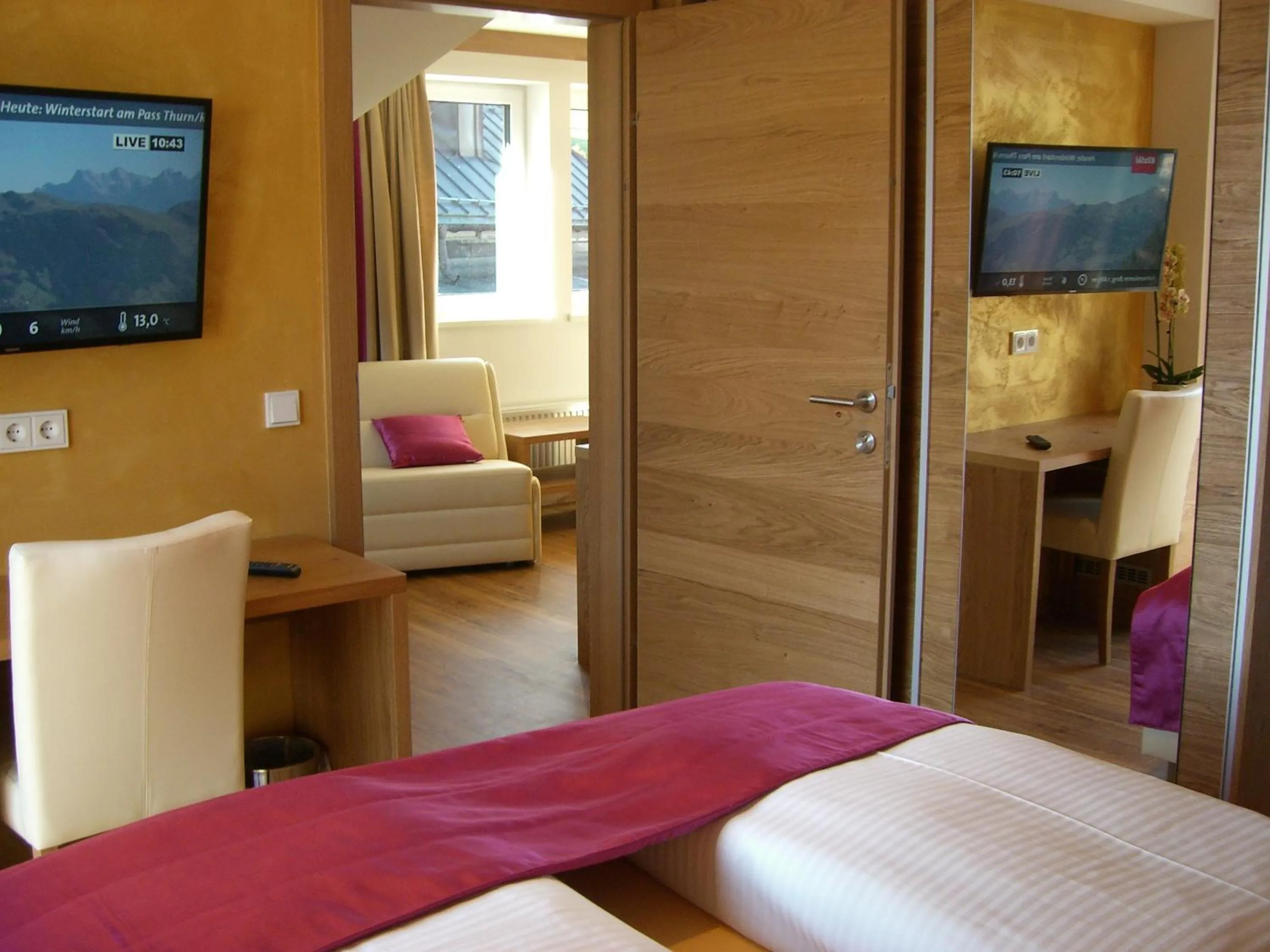 Photo of the whole room, Bed in Berger's Sporthotel