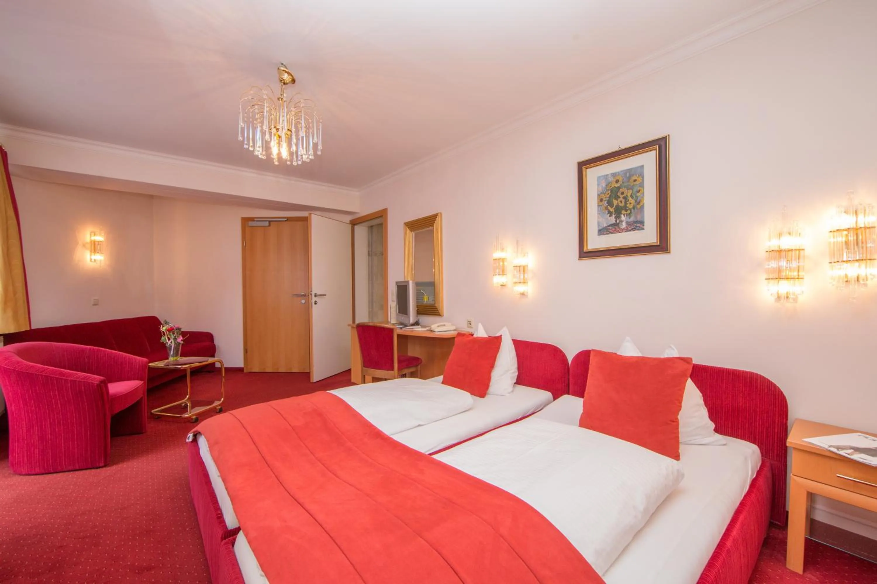 Photo of the whole room, Bed in Berger's Sporthotel