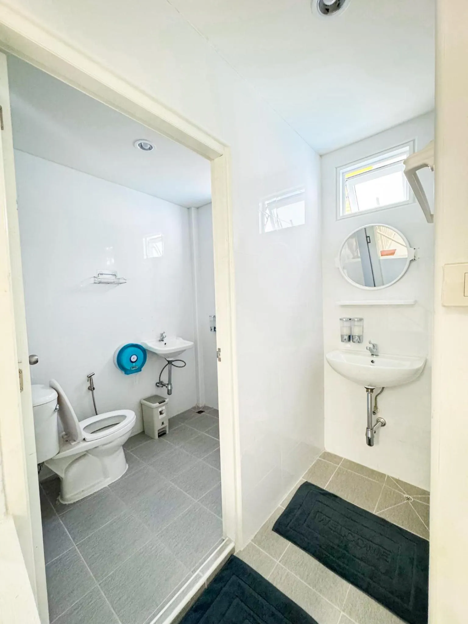 Toilet in Diff Hostel