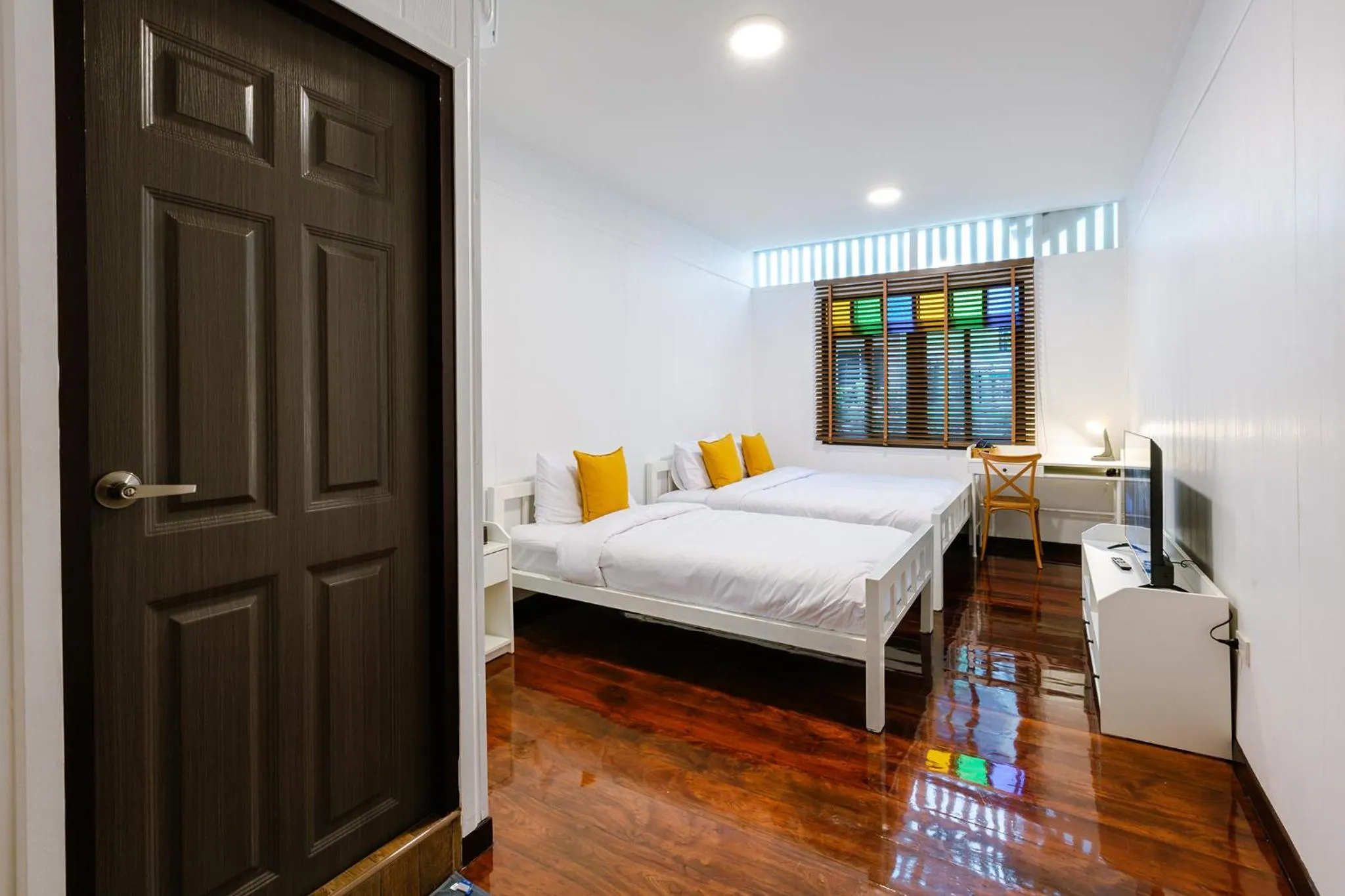 Photo of the whole room, Bed in Diff Hostel