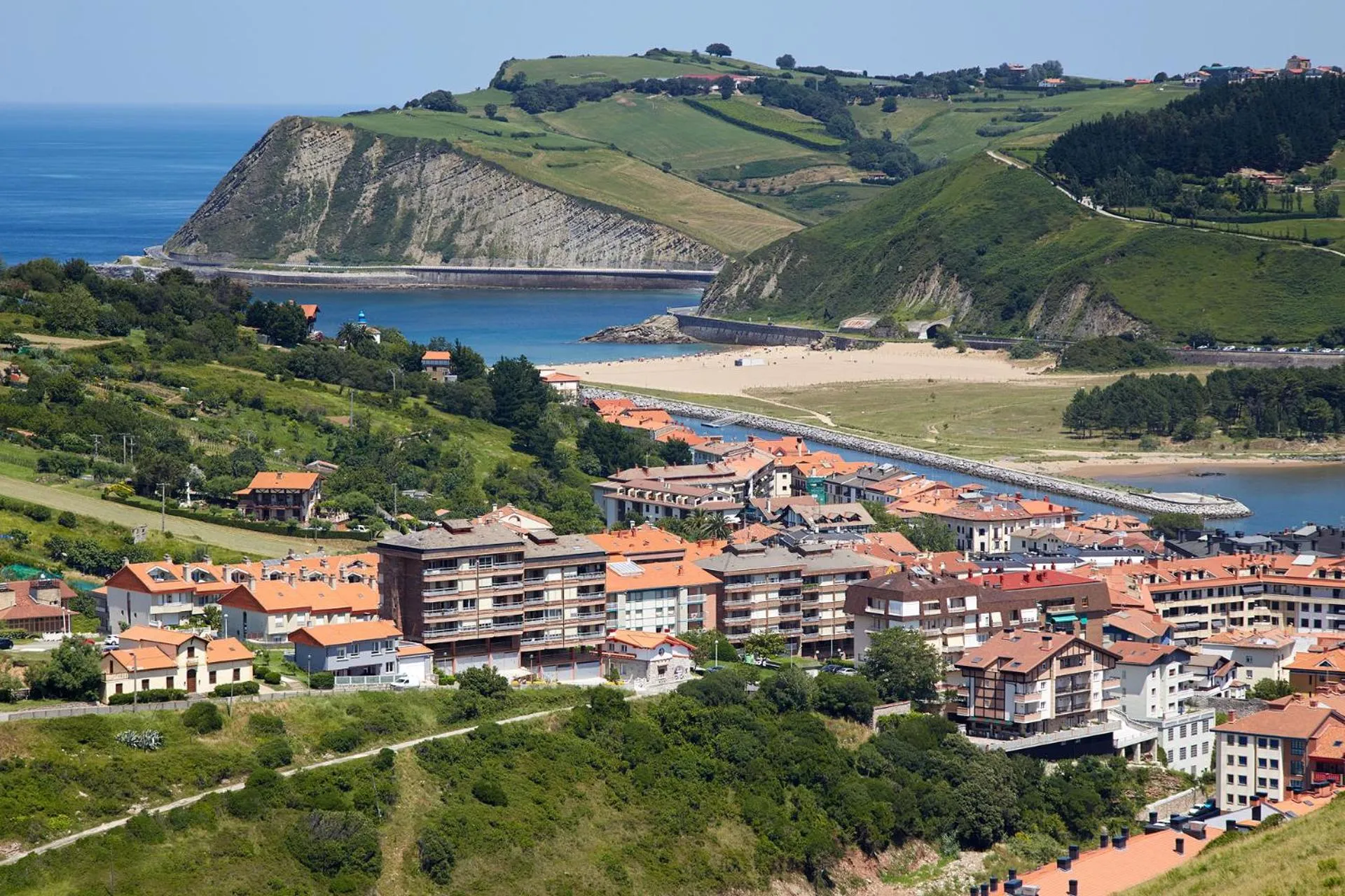 Property building in Hotel Flysch