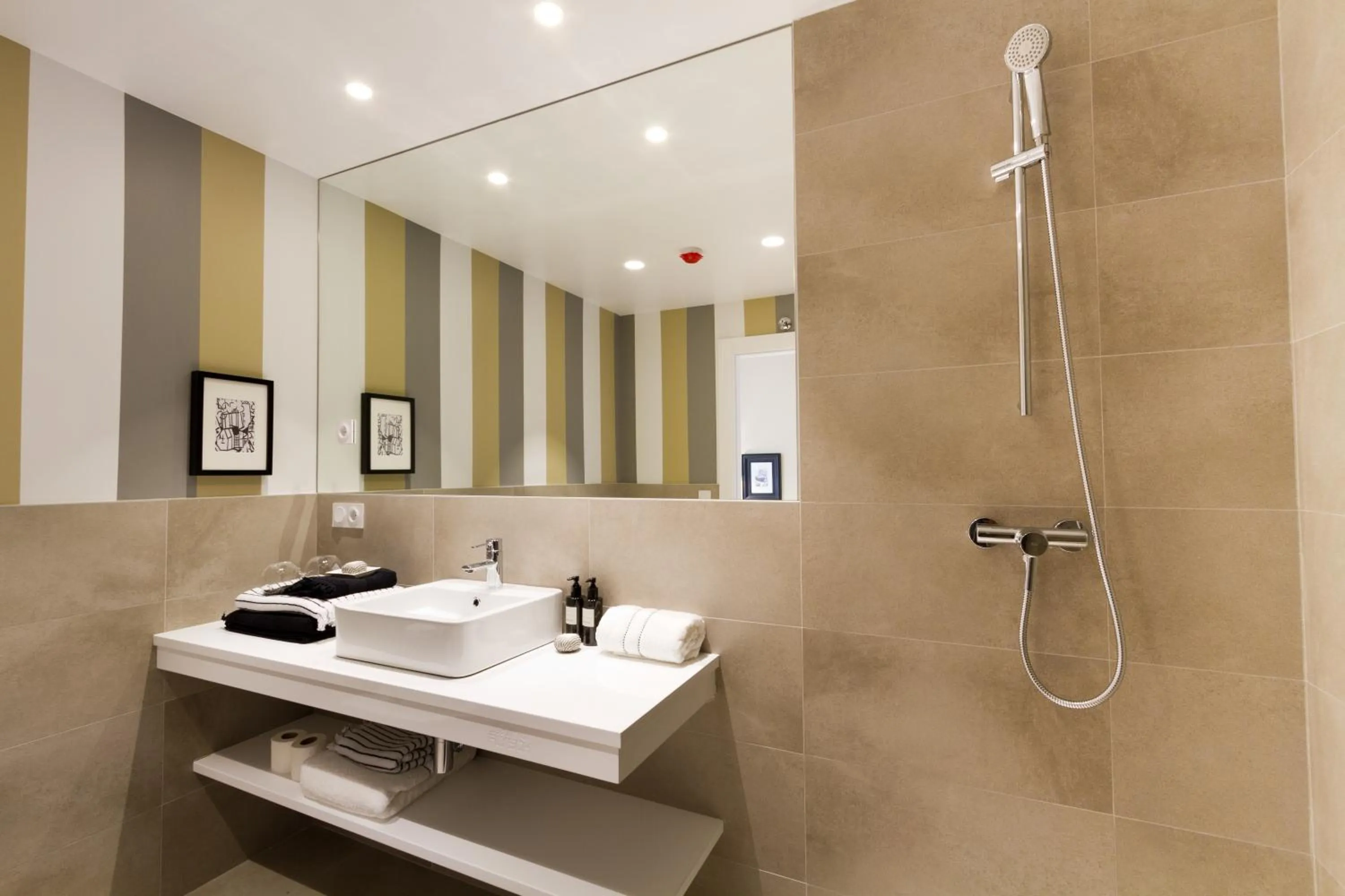 Bathroom in Hotel Flysch