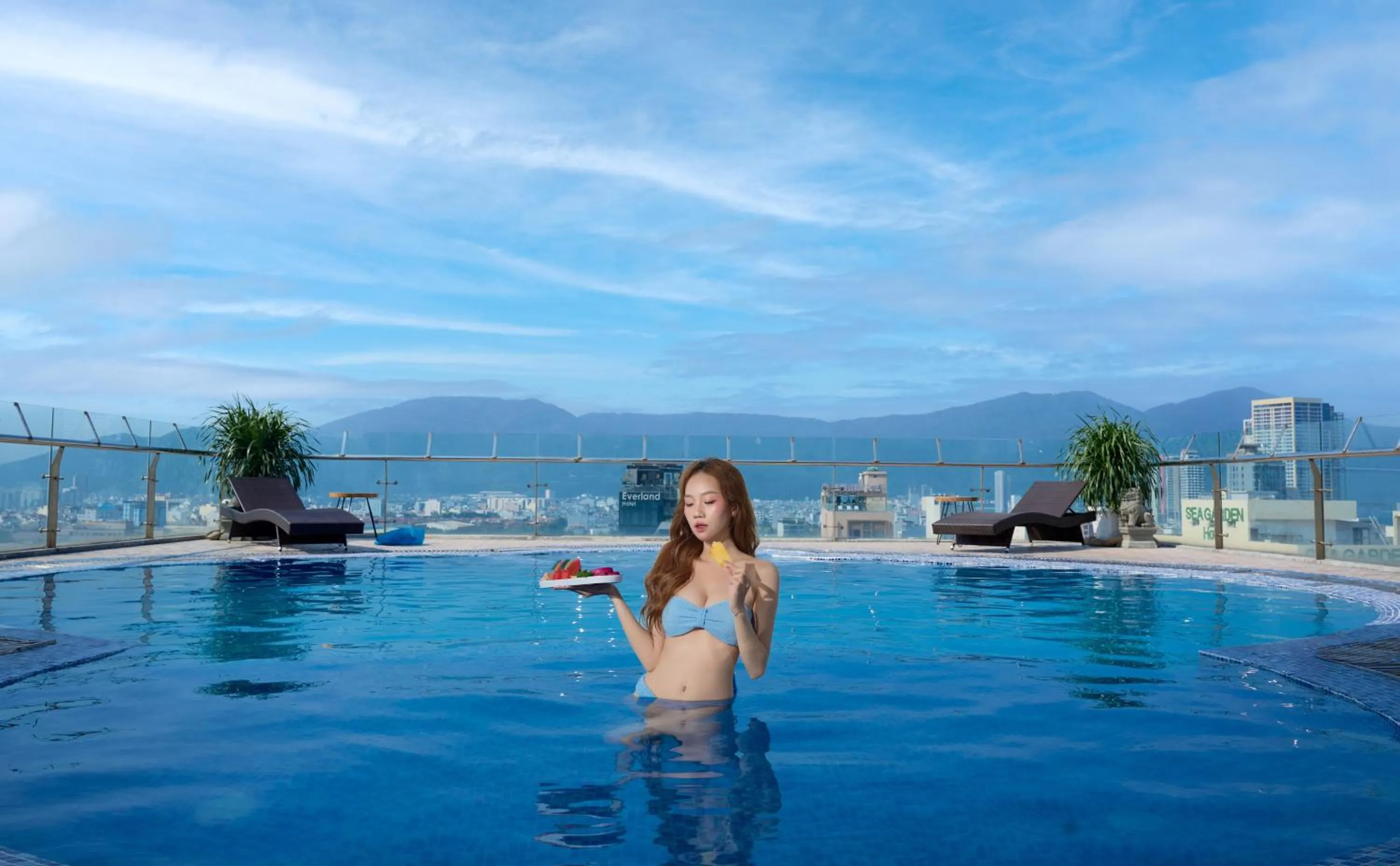 Swimming pool in Merry Land Hotel Da Nang