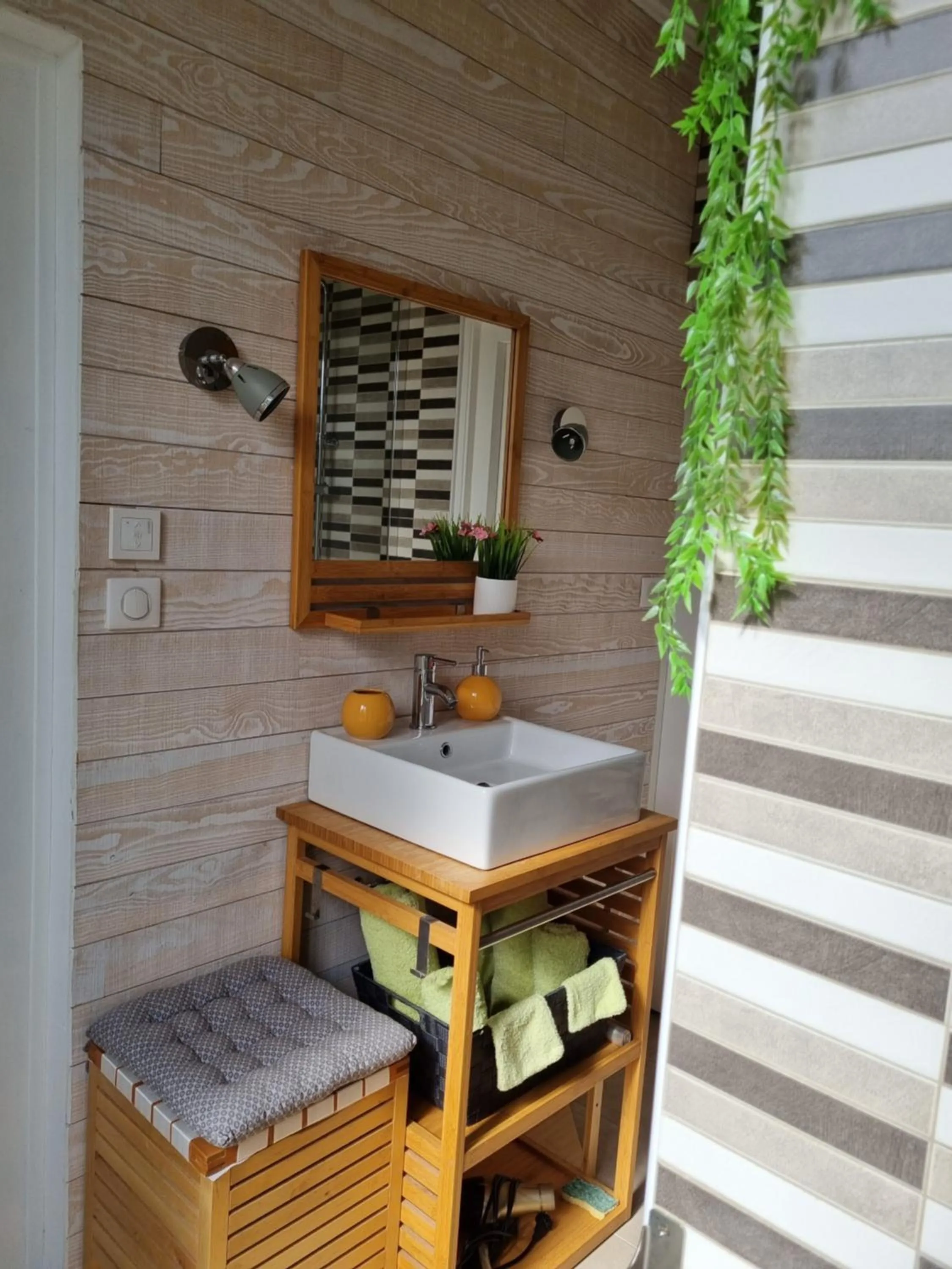 Shower in La Maison de Vénus