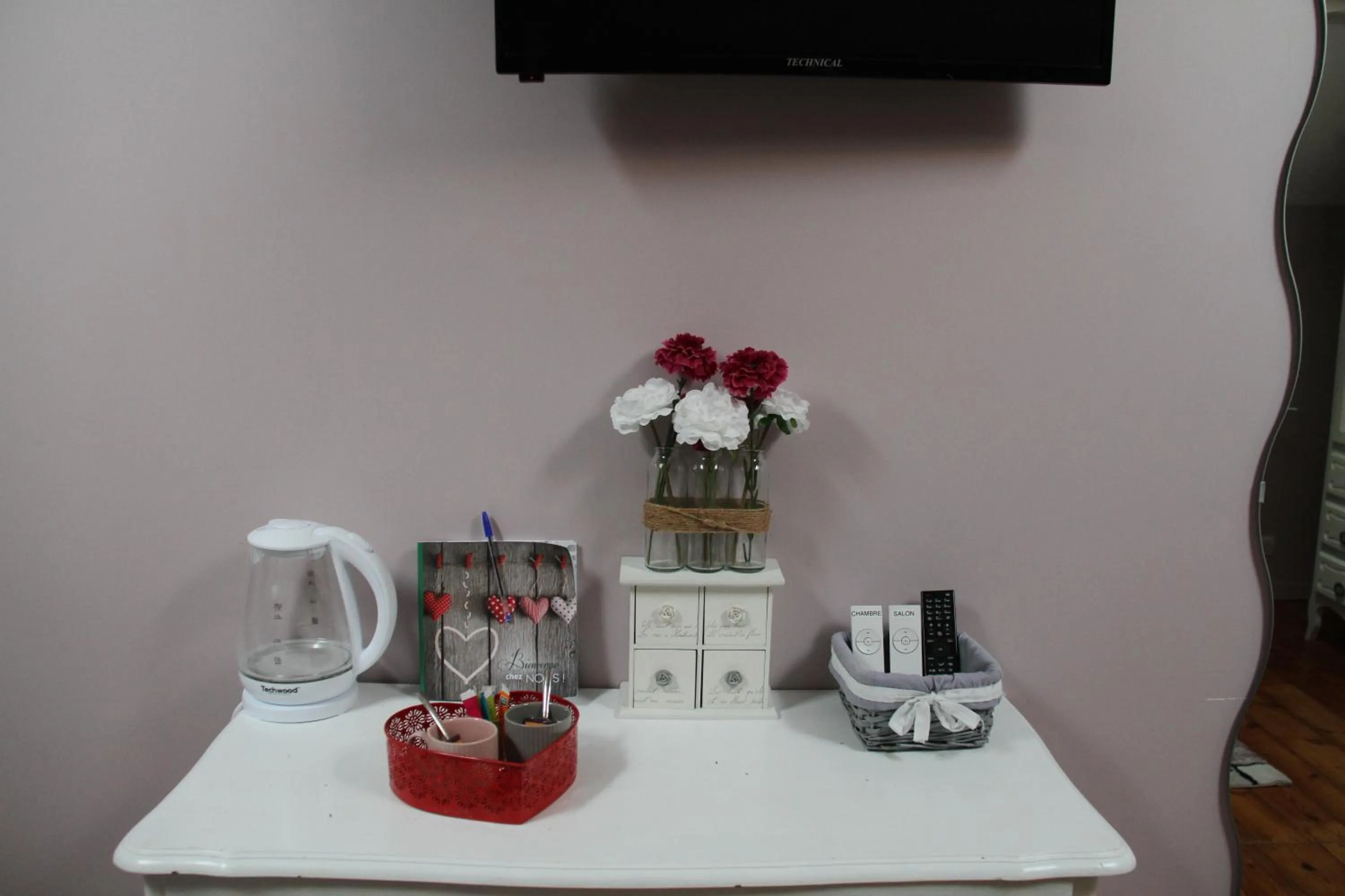 Coffee/tea facilities in La Maison de Vénus