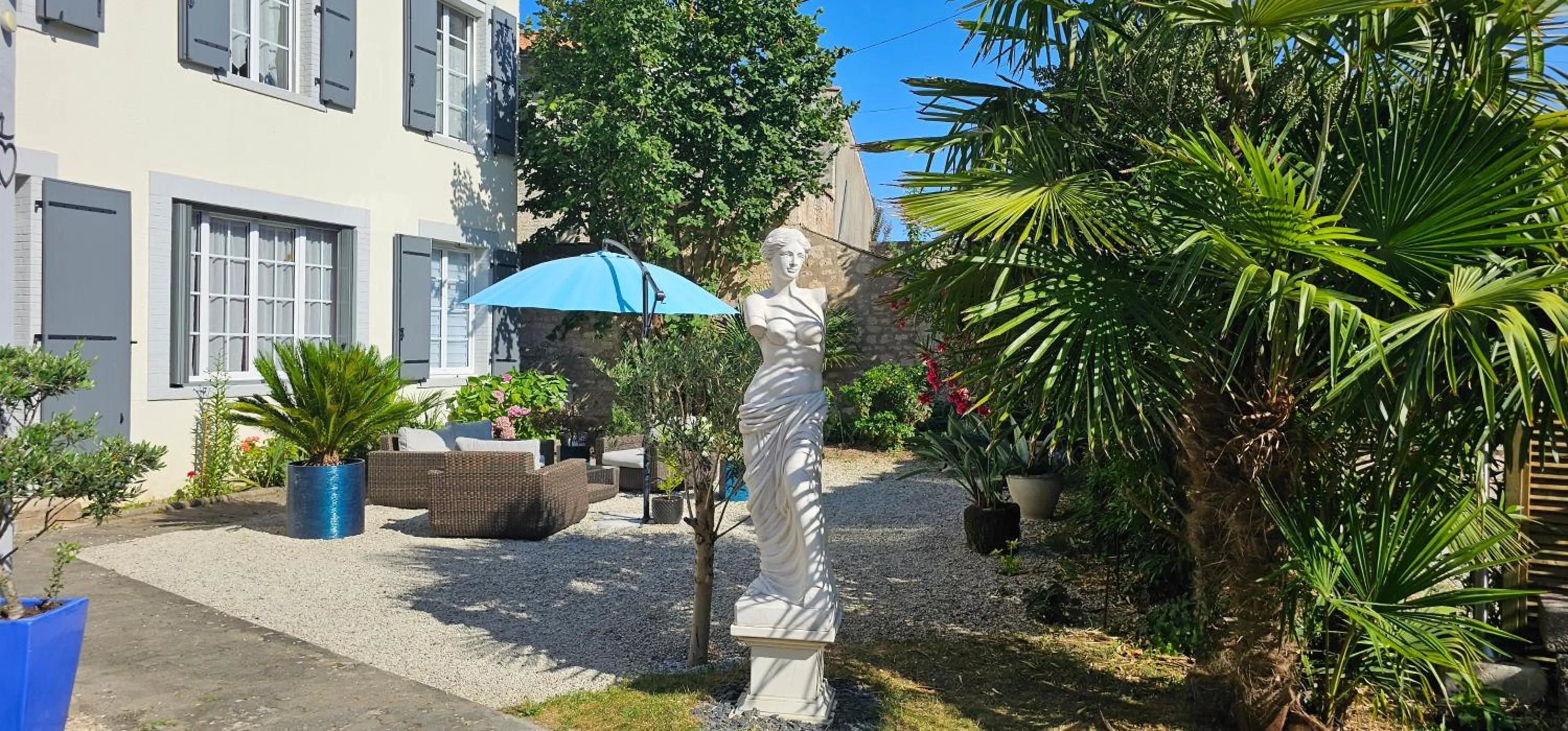 Garden in La Maison de Vénus