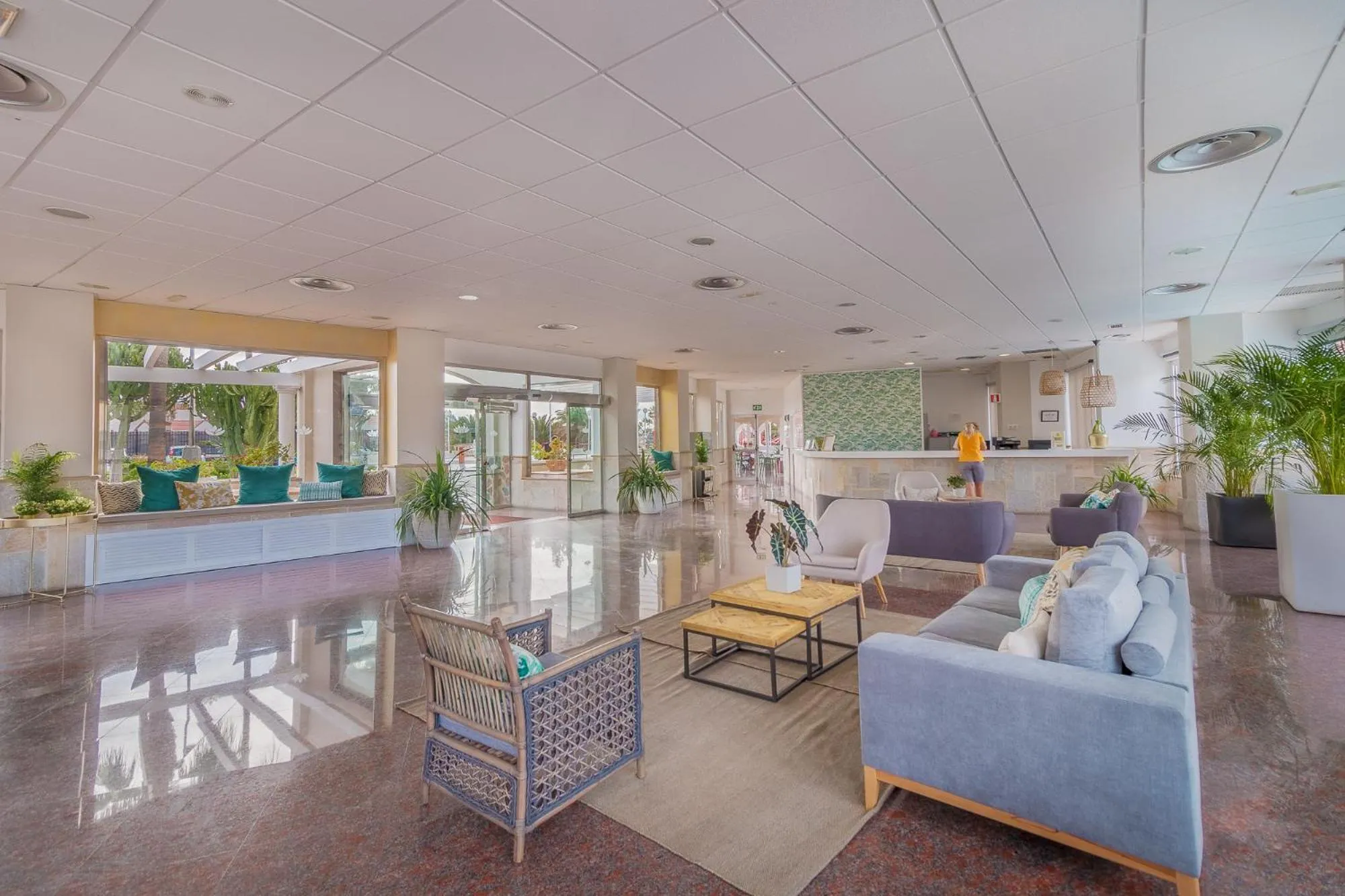 Lobby or reception in Hotel LIVVO Koala Garden