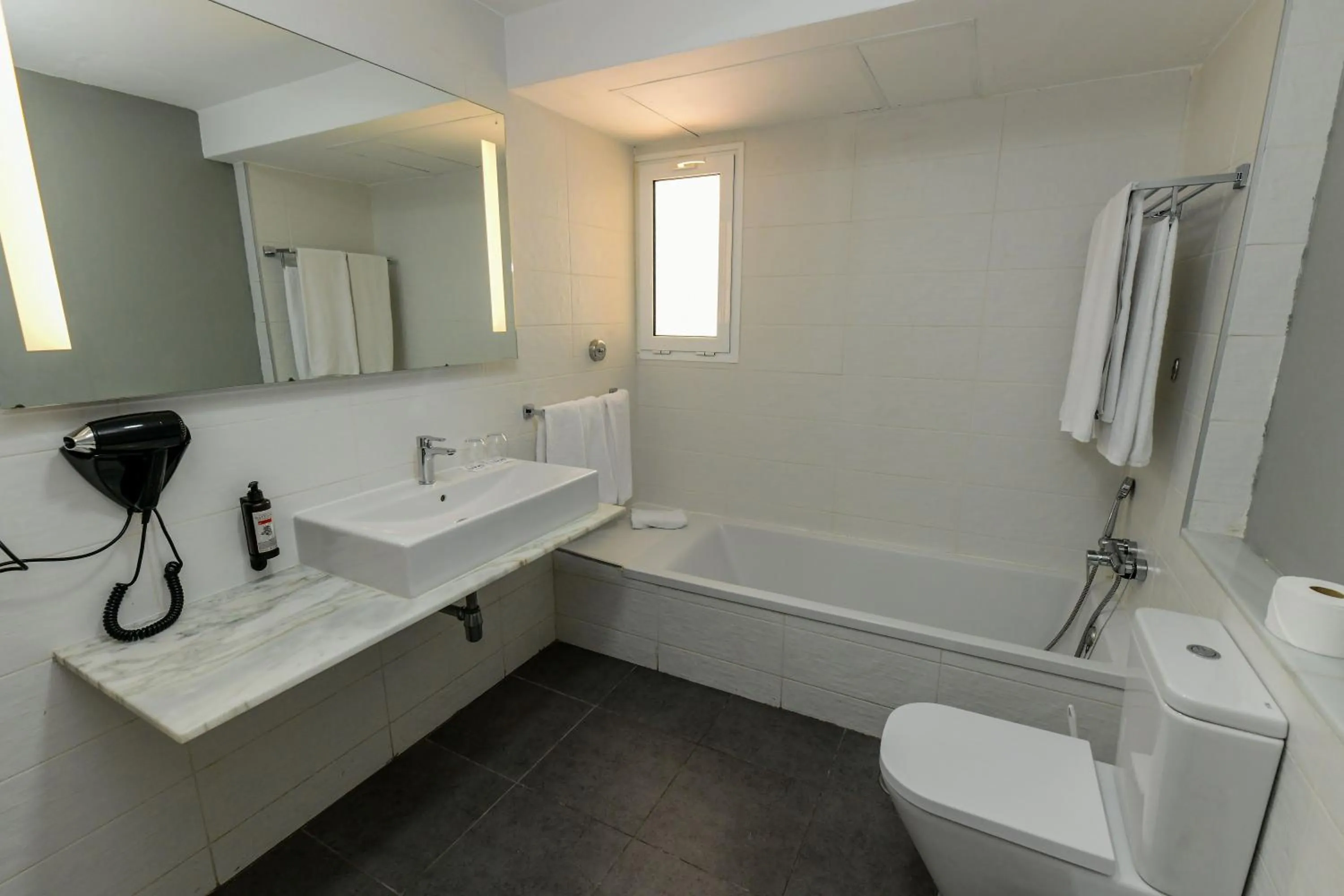 Bathroom in Hotel LIVVO Koala Garden