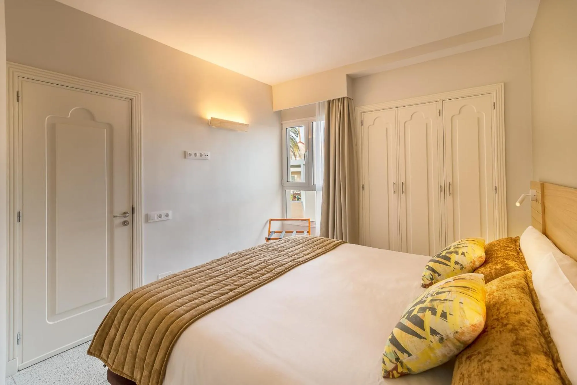 Bedroom, Bed in Hotel LIVVO Koala Garden