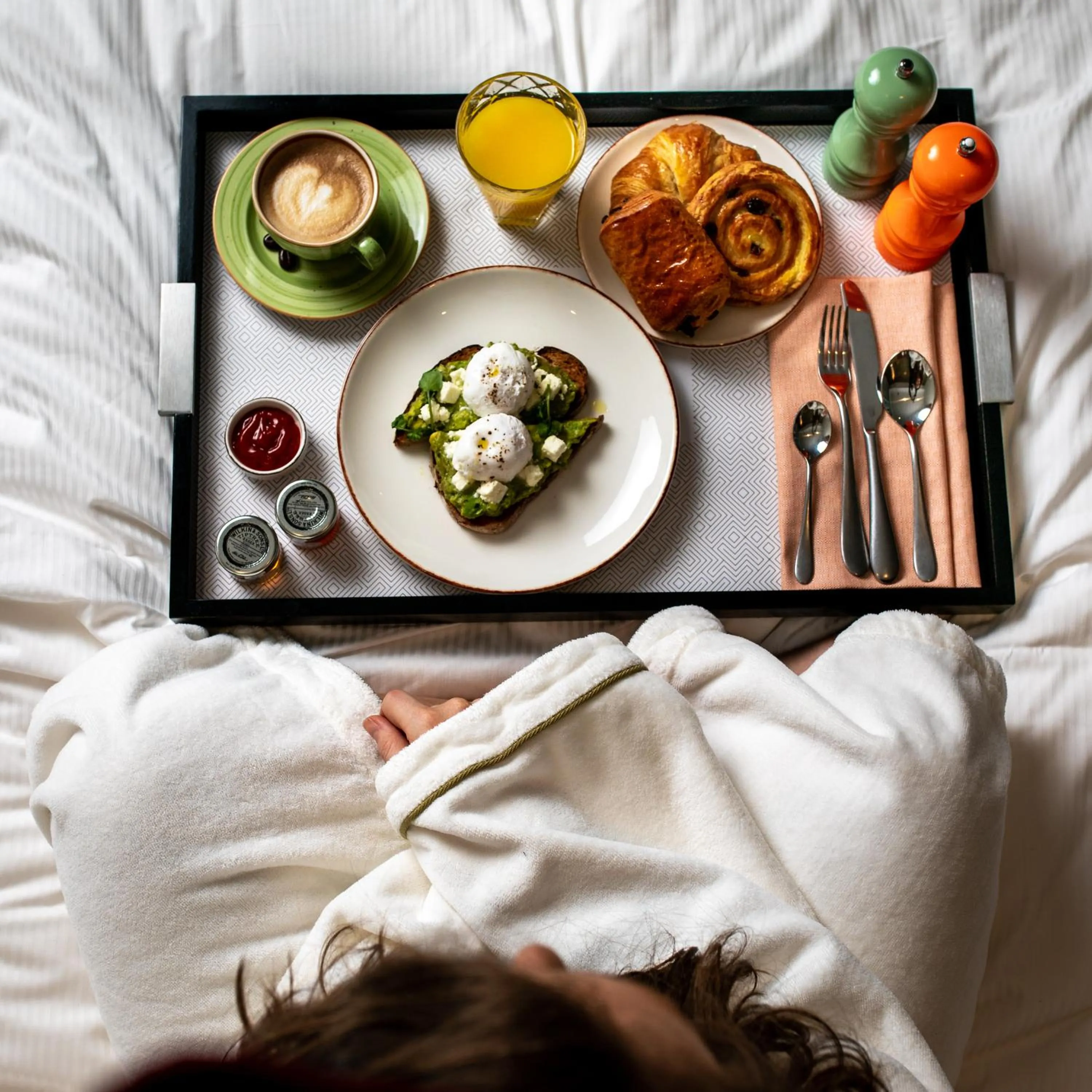 room service, Bed in Lincoln Plaza Hotel London, Curio Collection By Hilton