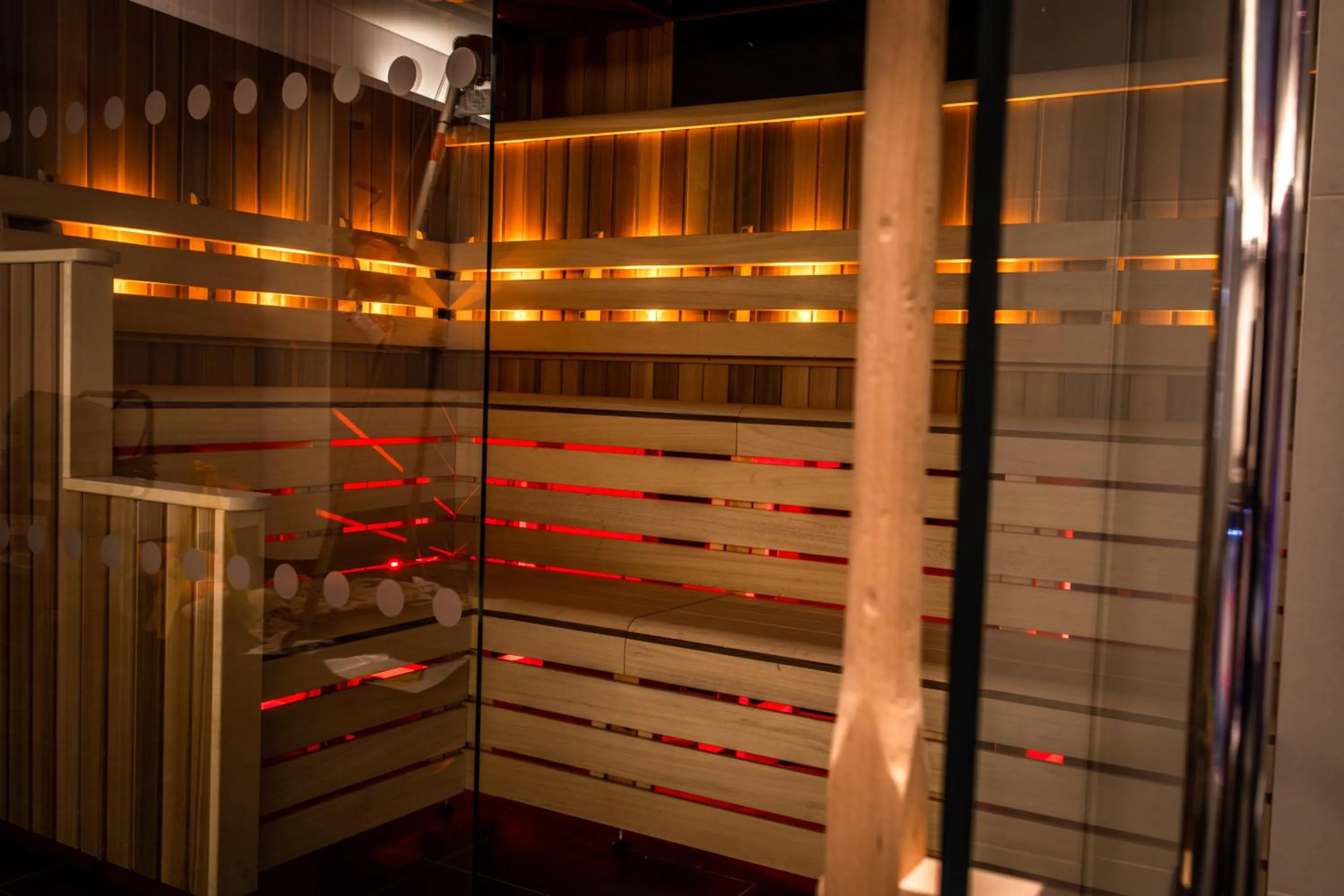 Sauna in Lincoln Plaza Hotel London, Curio Collection By Hilton