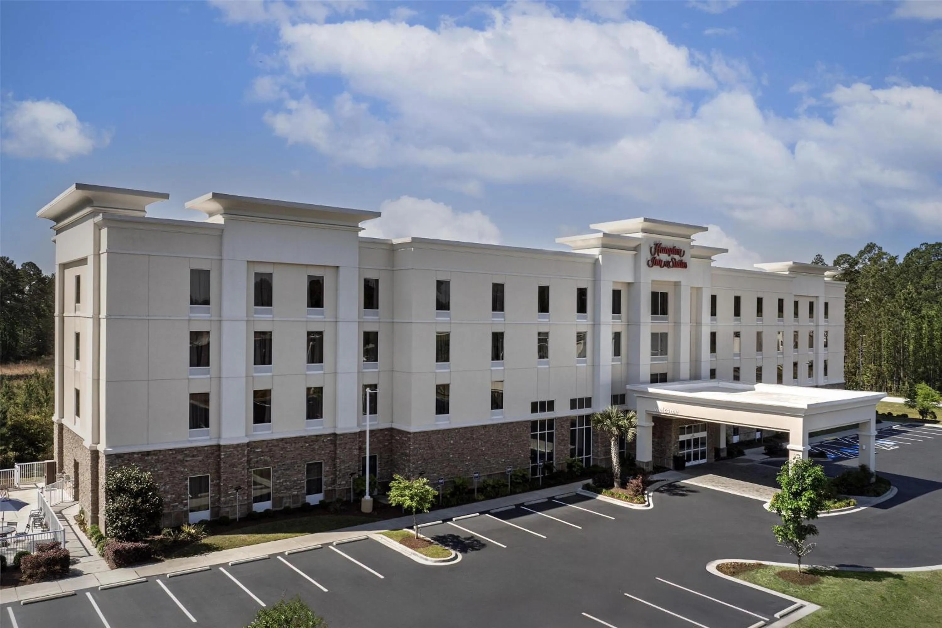 Property building in Hampton Inn & Suites Walterboro