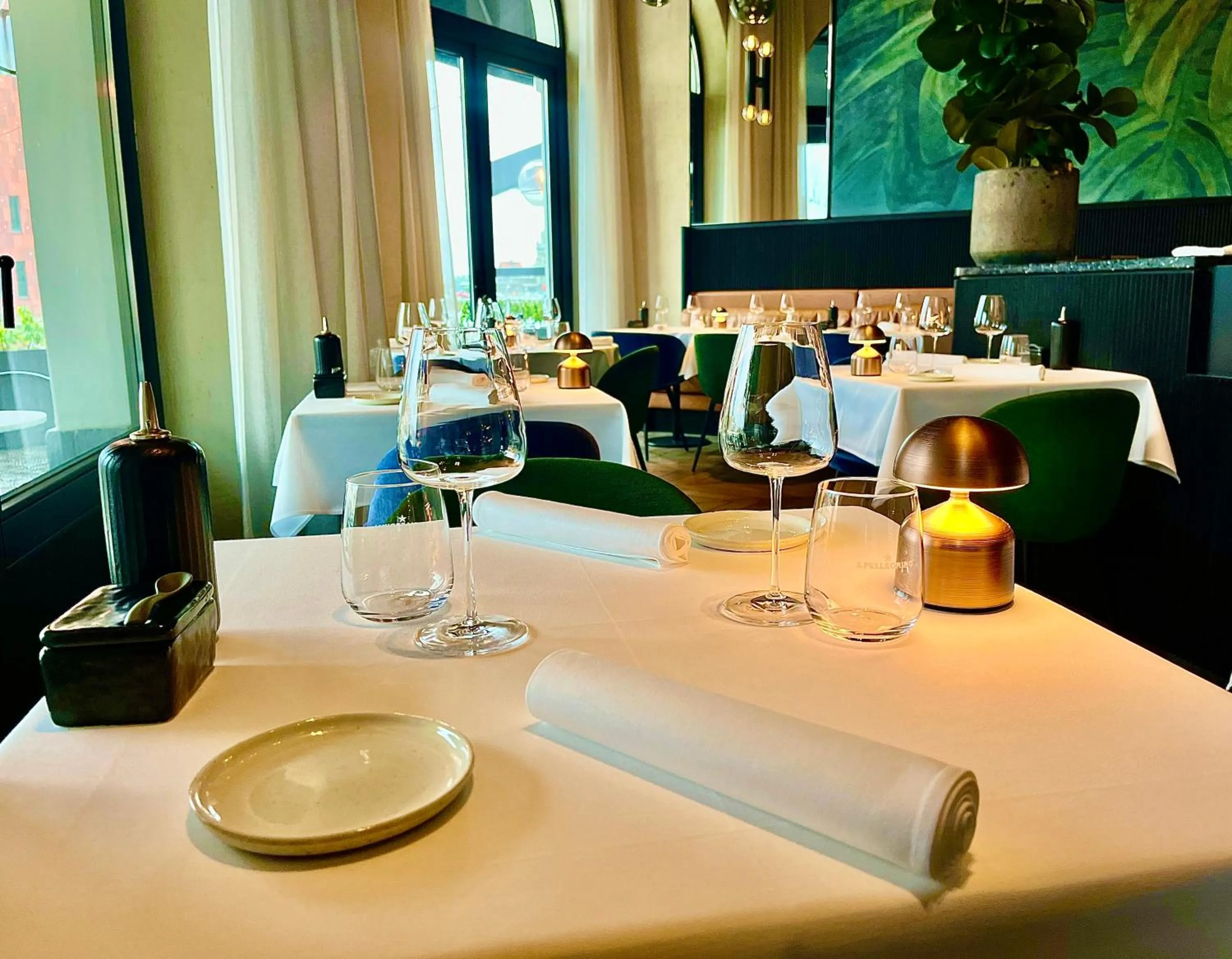 Restaurant/places to eat in U Eat & Sleep Antwerp