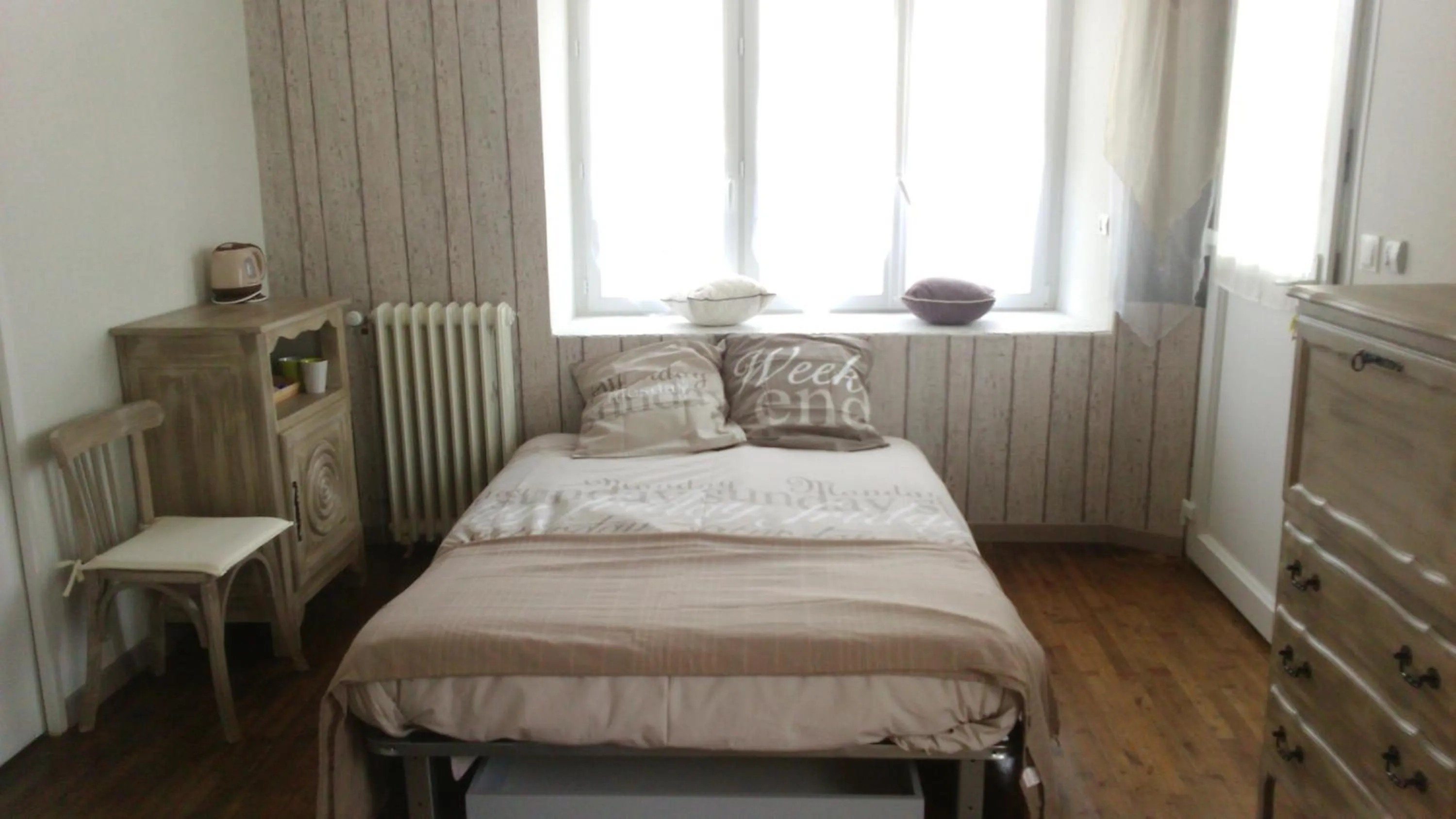 Photo of the whole room in Ty Beg ar Grapenn