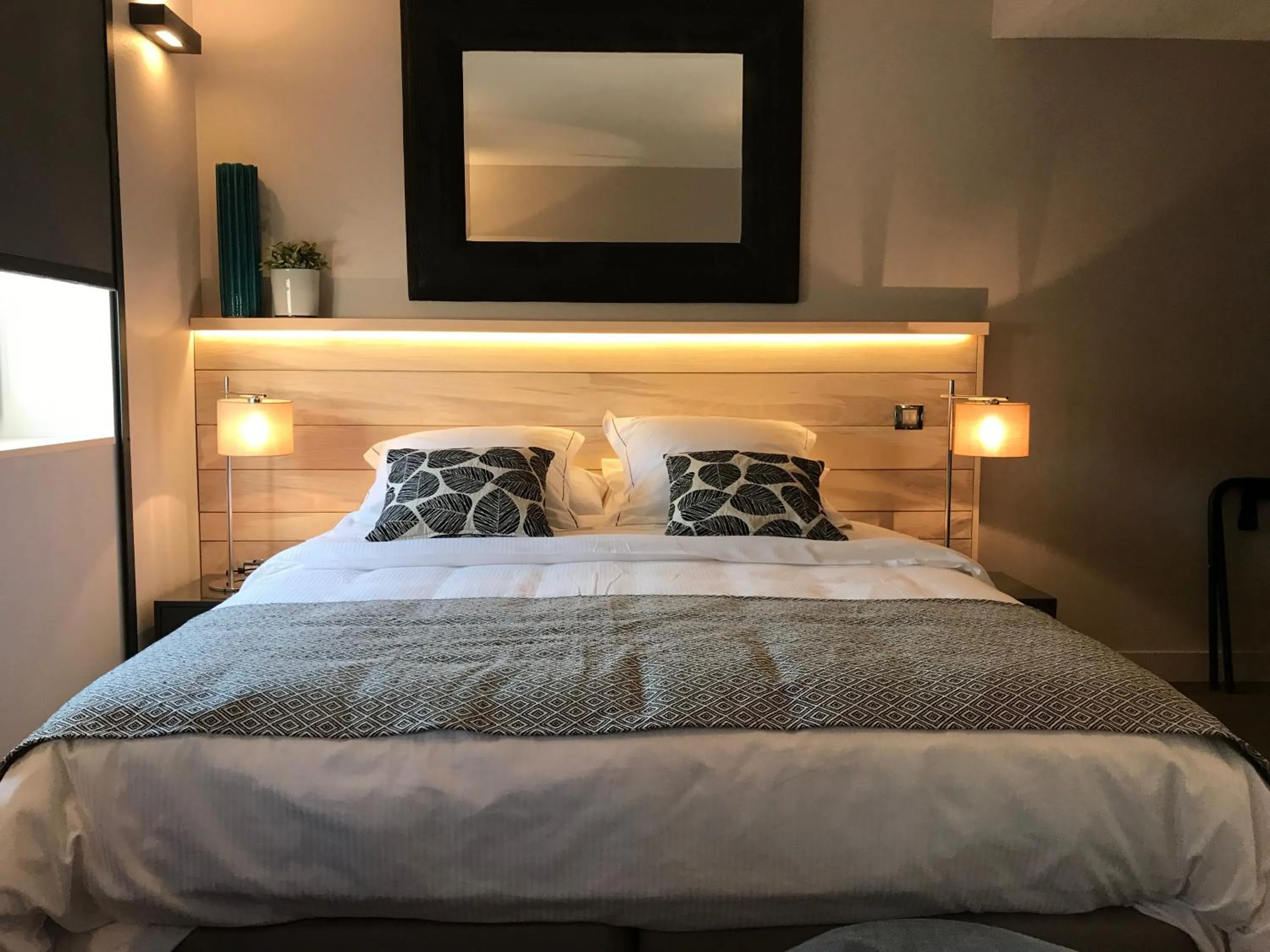 Bed in LOGIS Hotel-Restaurant Le Relais d'Aligre