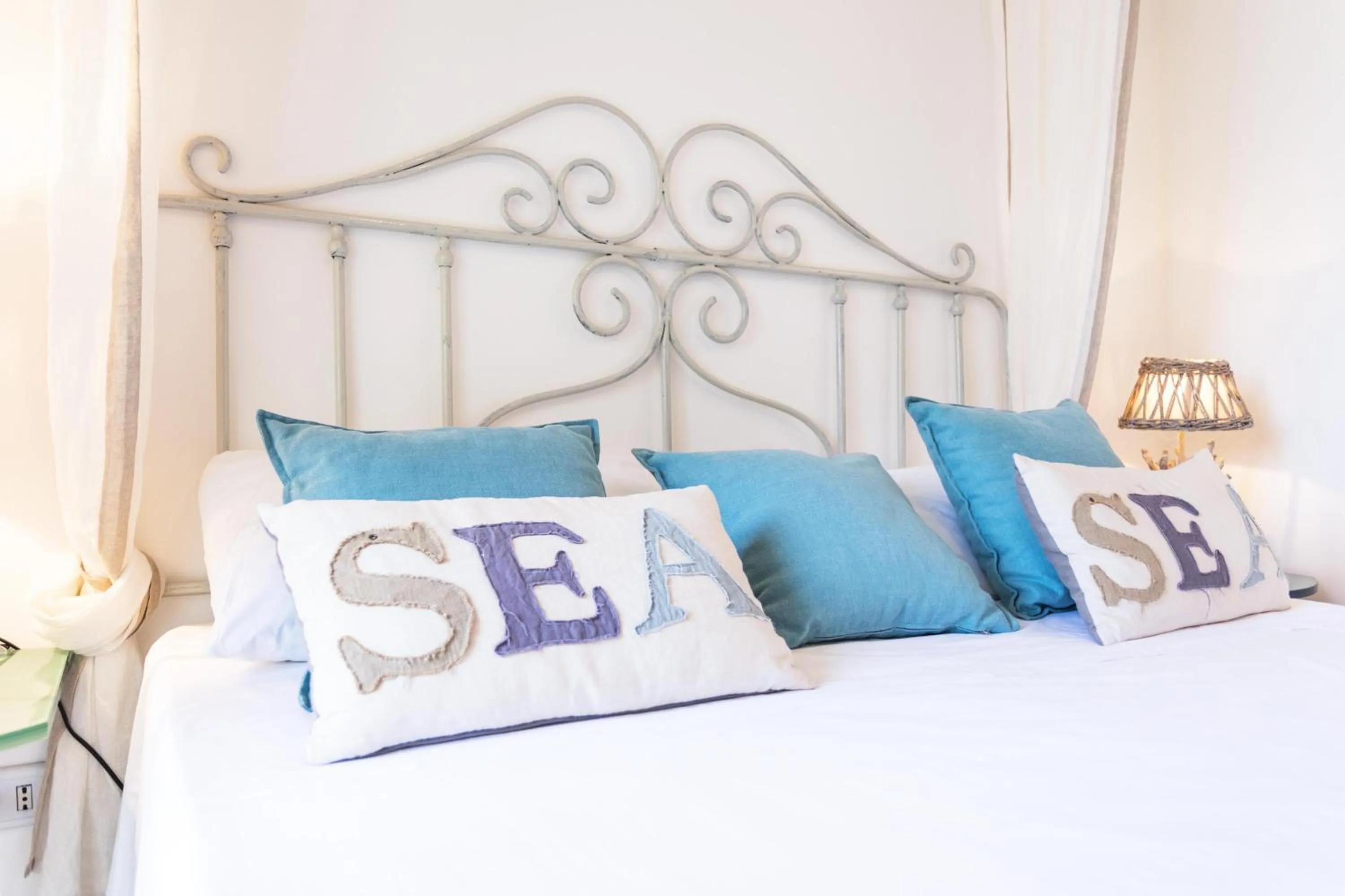 Bedroom, Bed in Gallipoli West Coast