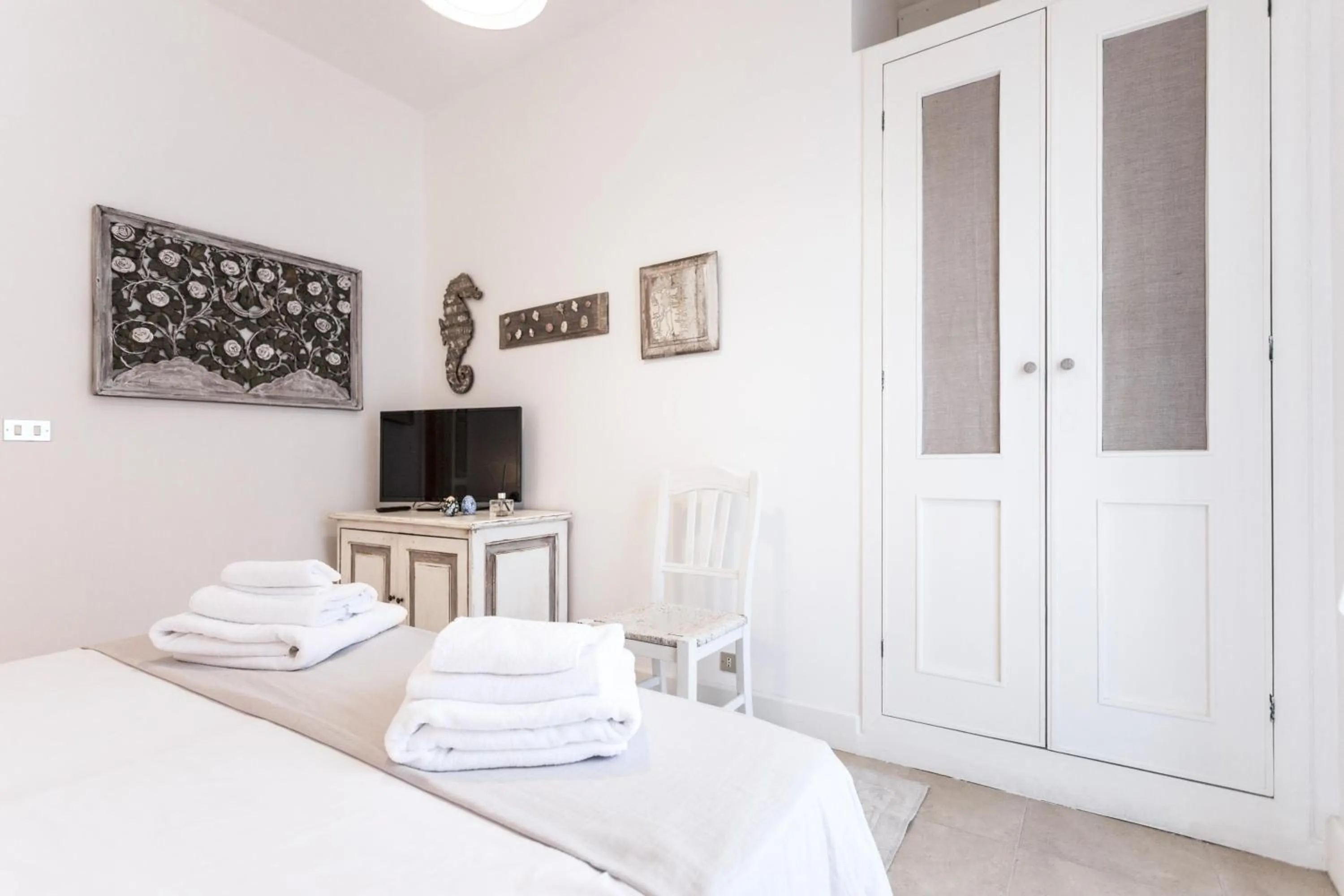 Bedroom, Bed in Gallipoli West Coast