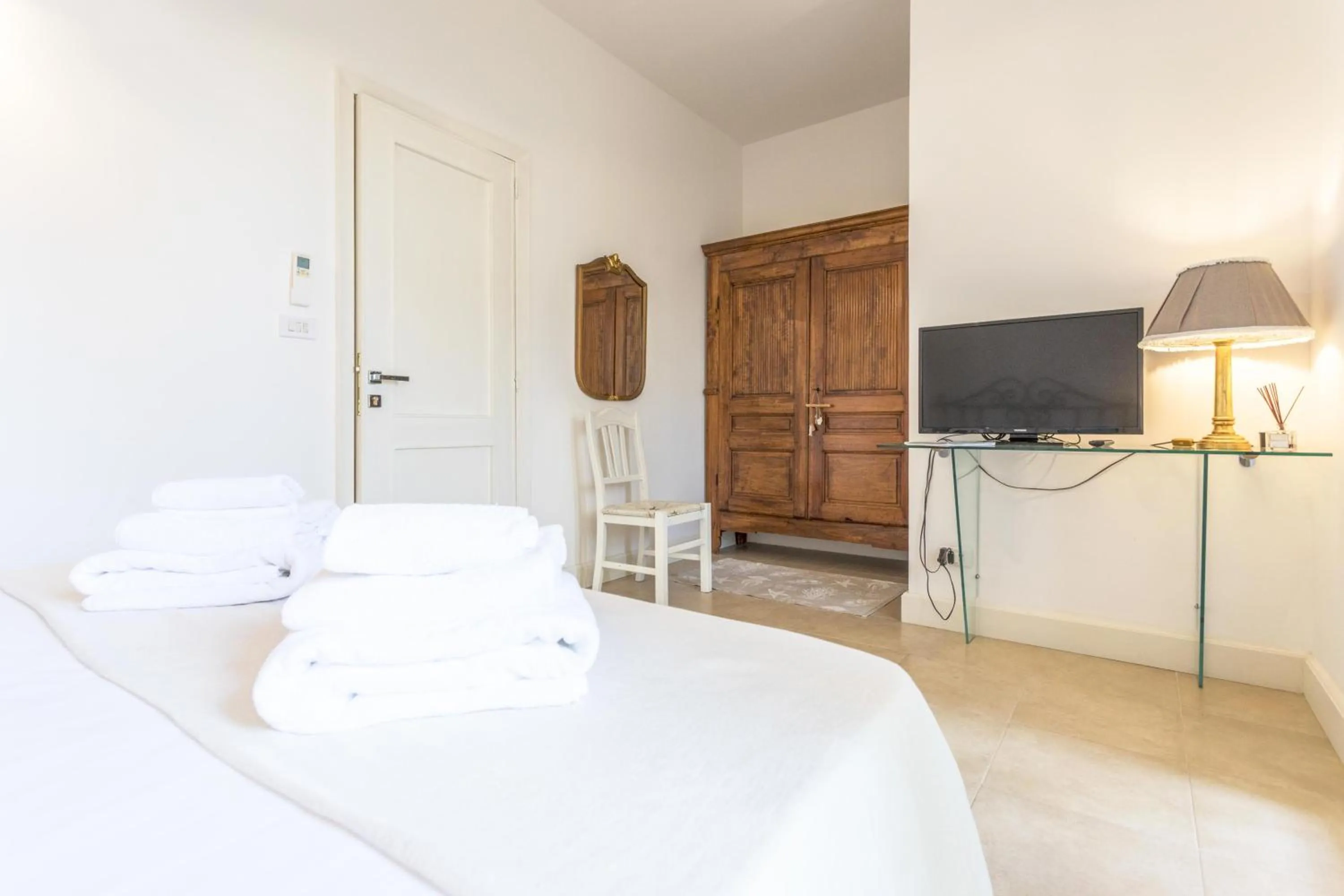 Bedroom, Bed in Gallipoli West Coast