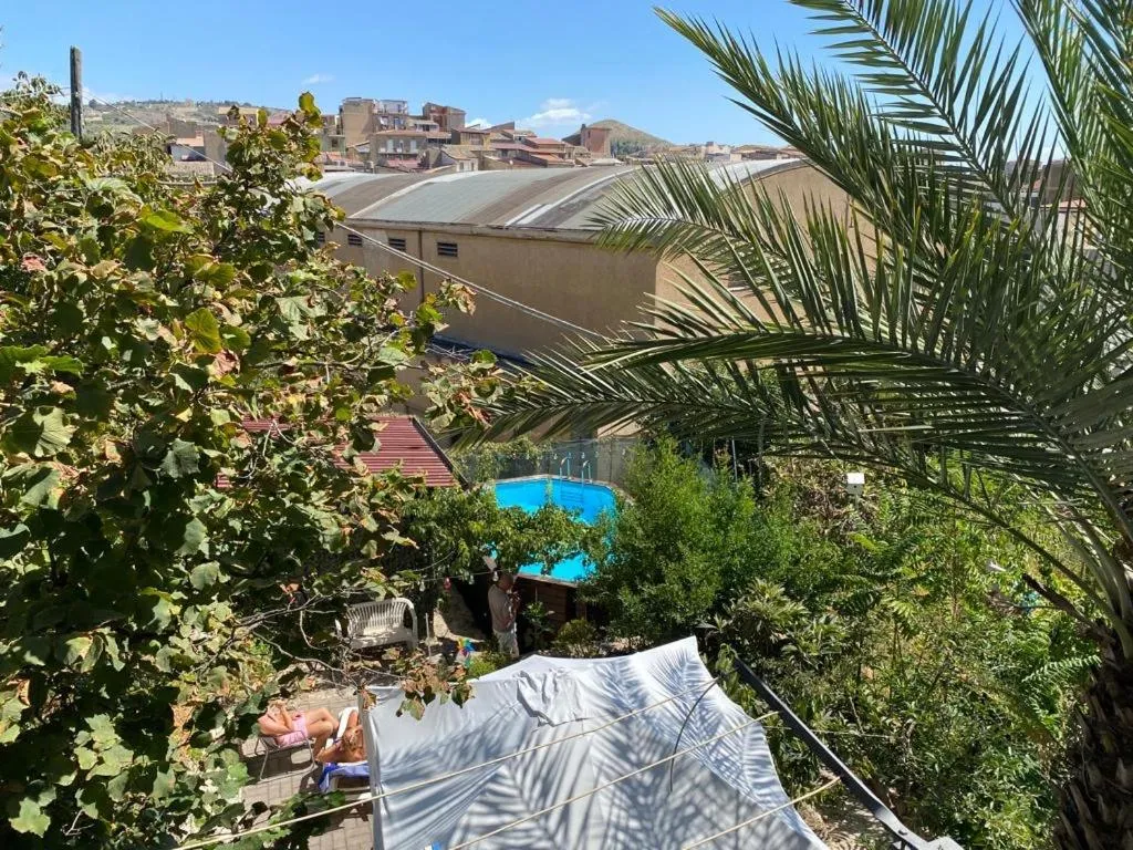 Swimming pool in Al Qatta Bed & Breakfast