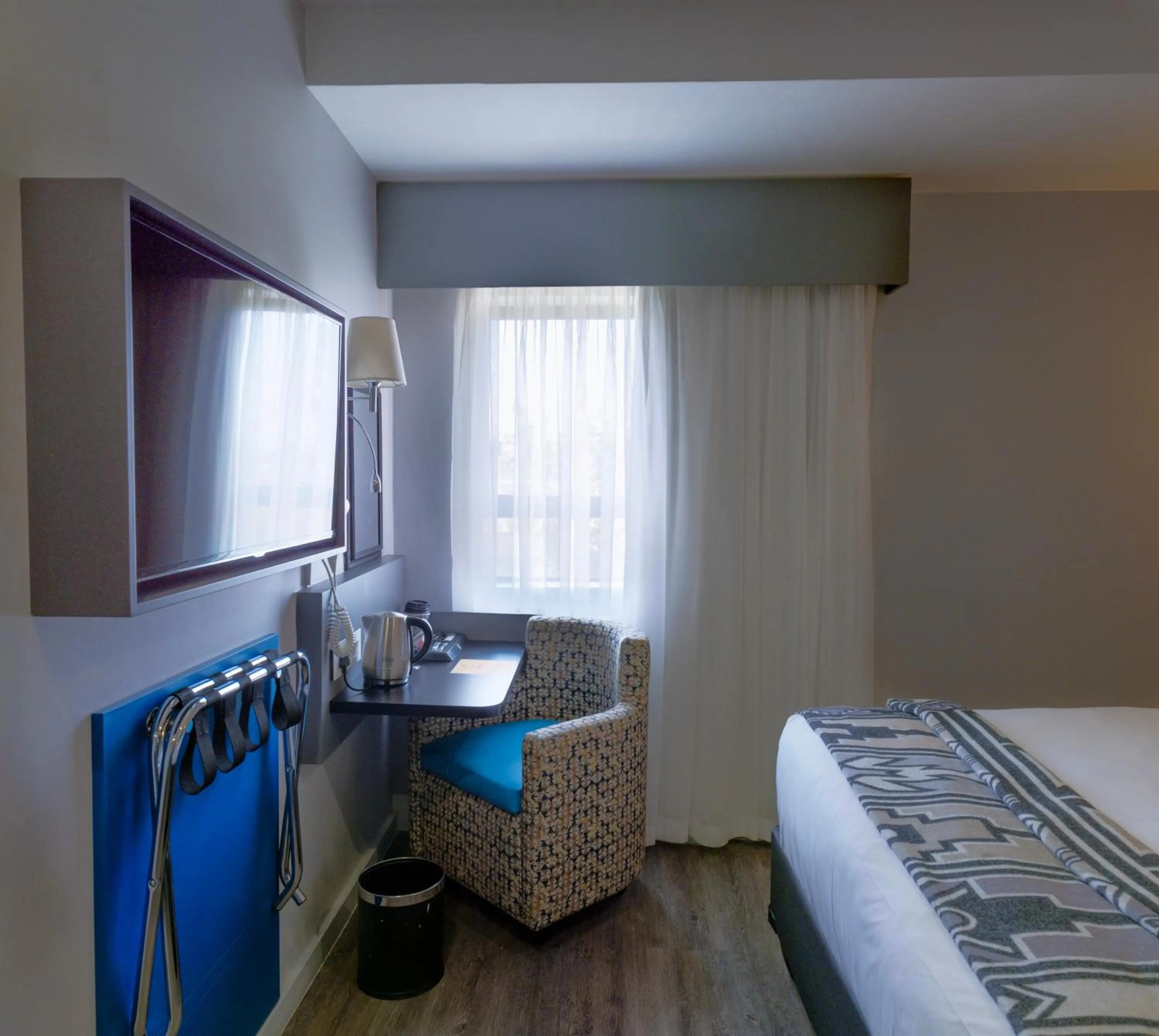 TV and multimedia, Bed in ONOMO Hotel Johannesburg Sandton