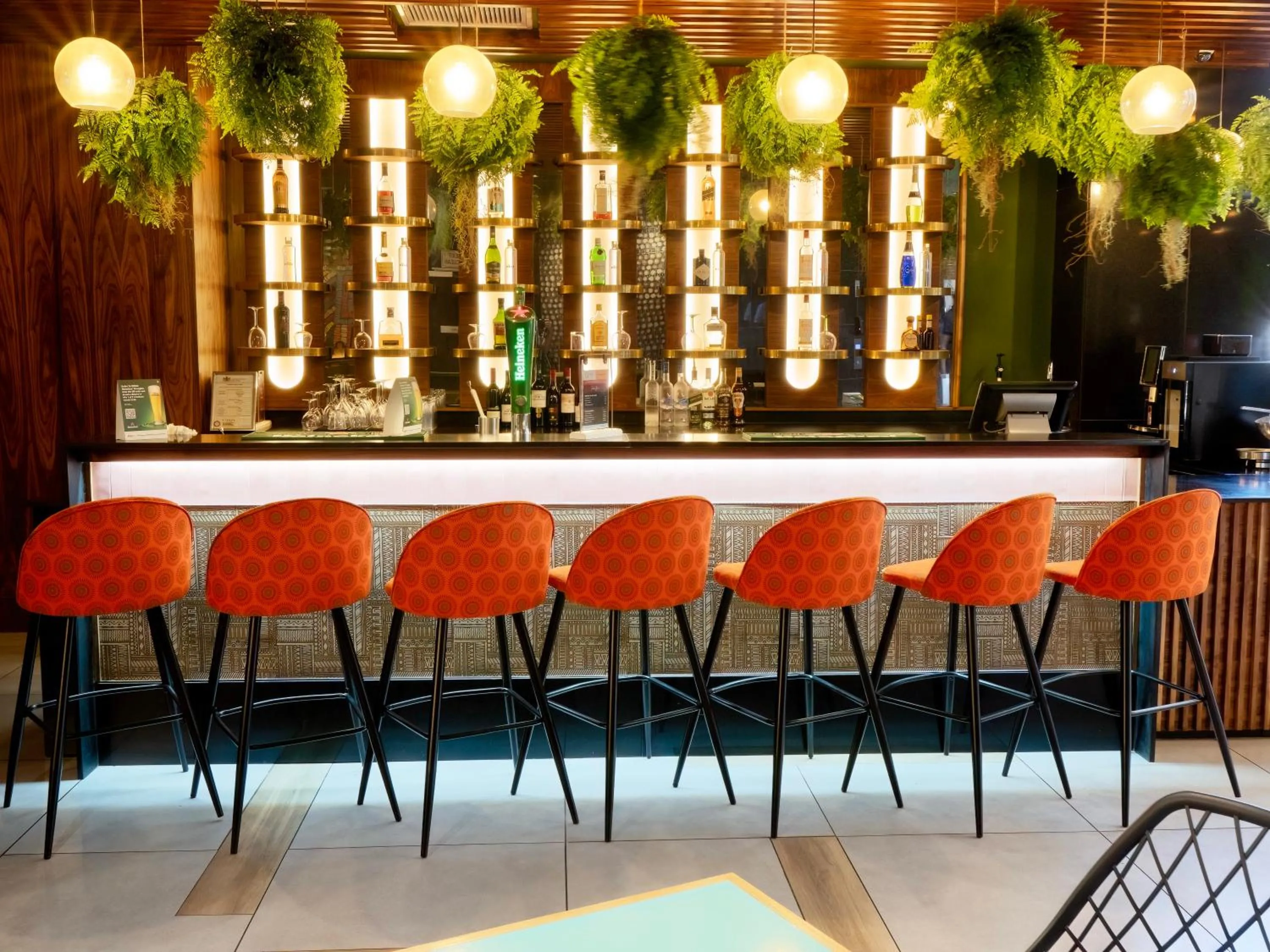 Lounge or bar in ONOMO Hotel Johannesburg Sandton