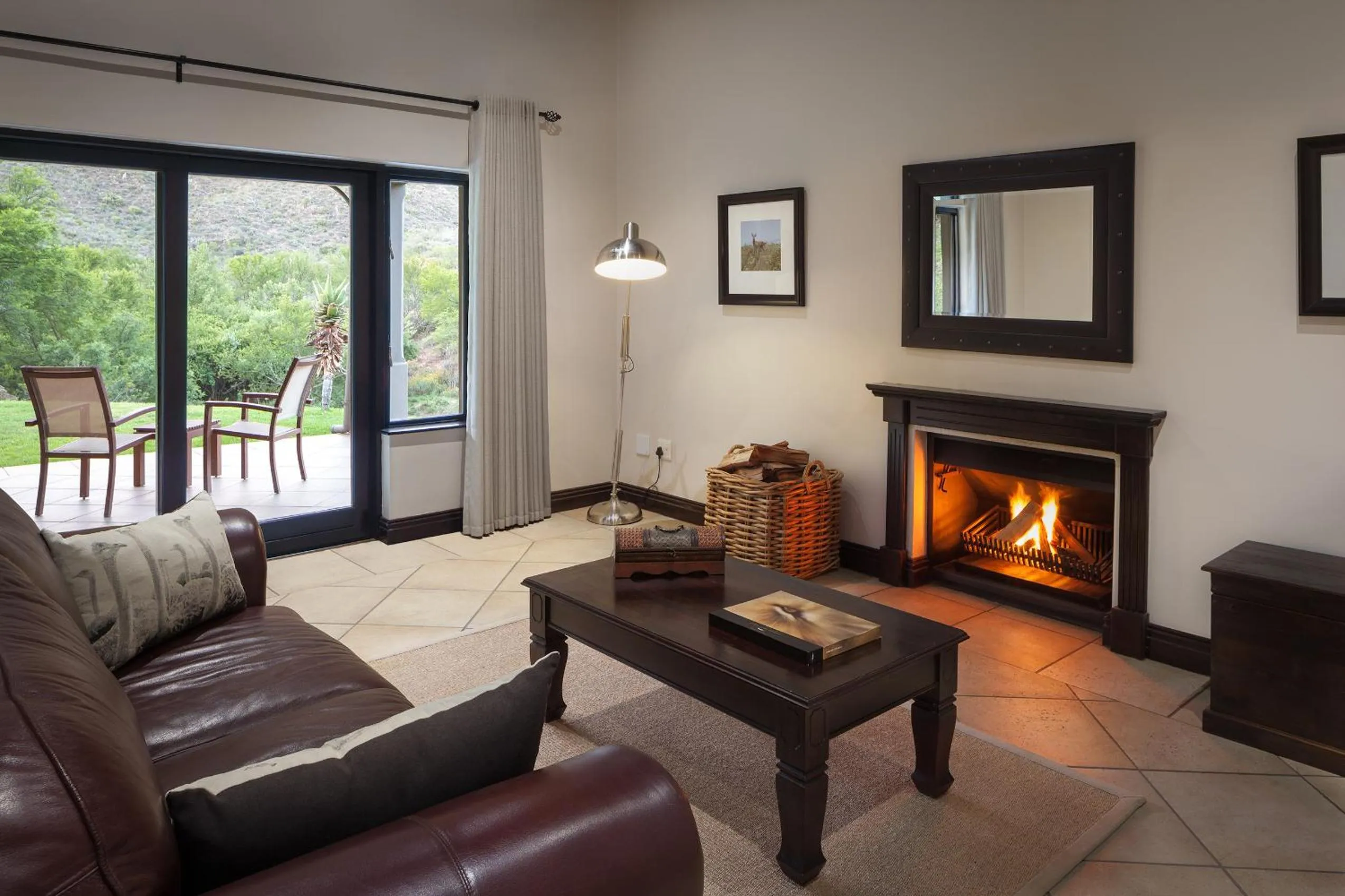 Living room in Wildehondekloof Game Lodge