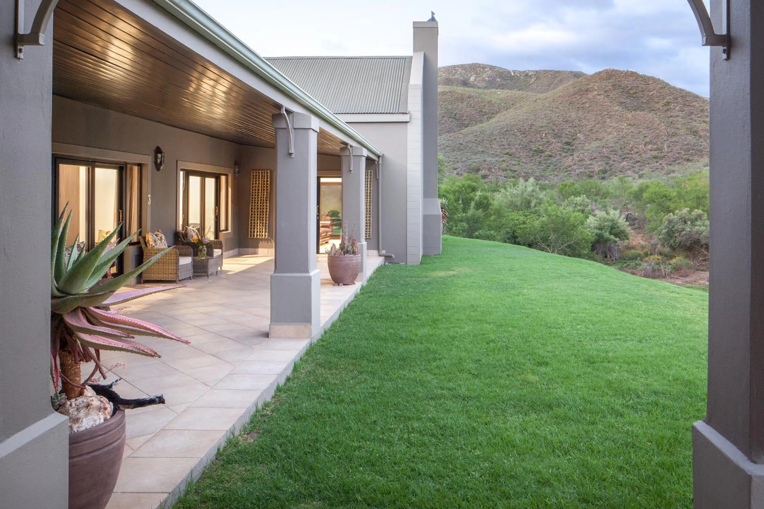 Patio in Wildehondekloof Game Lodge