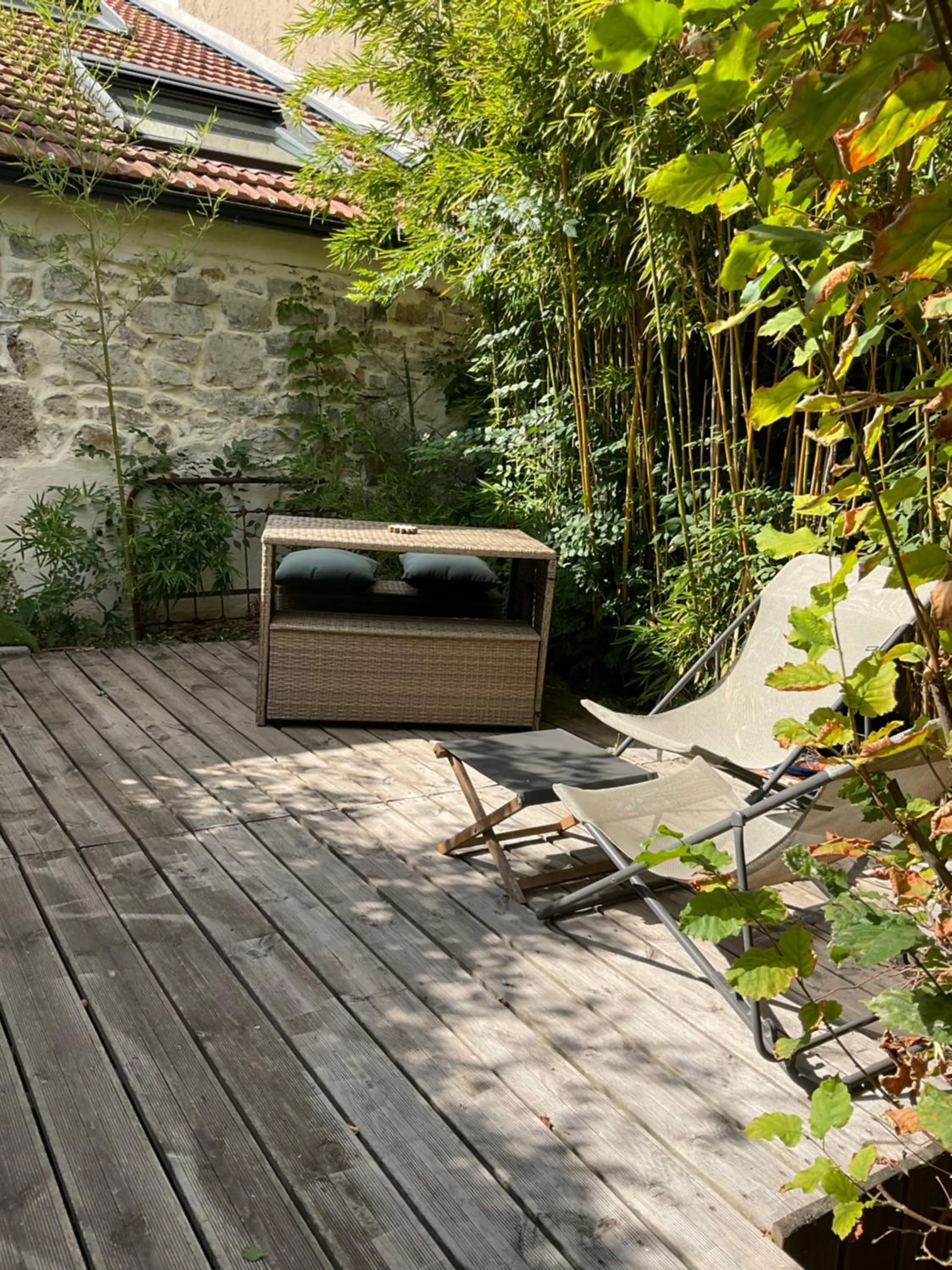 Patio in Le Jardin de LaCoste