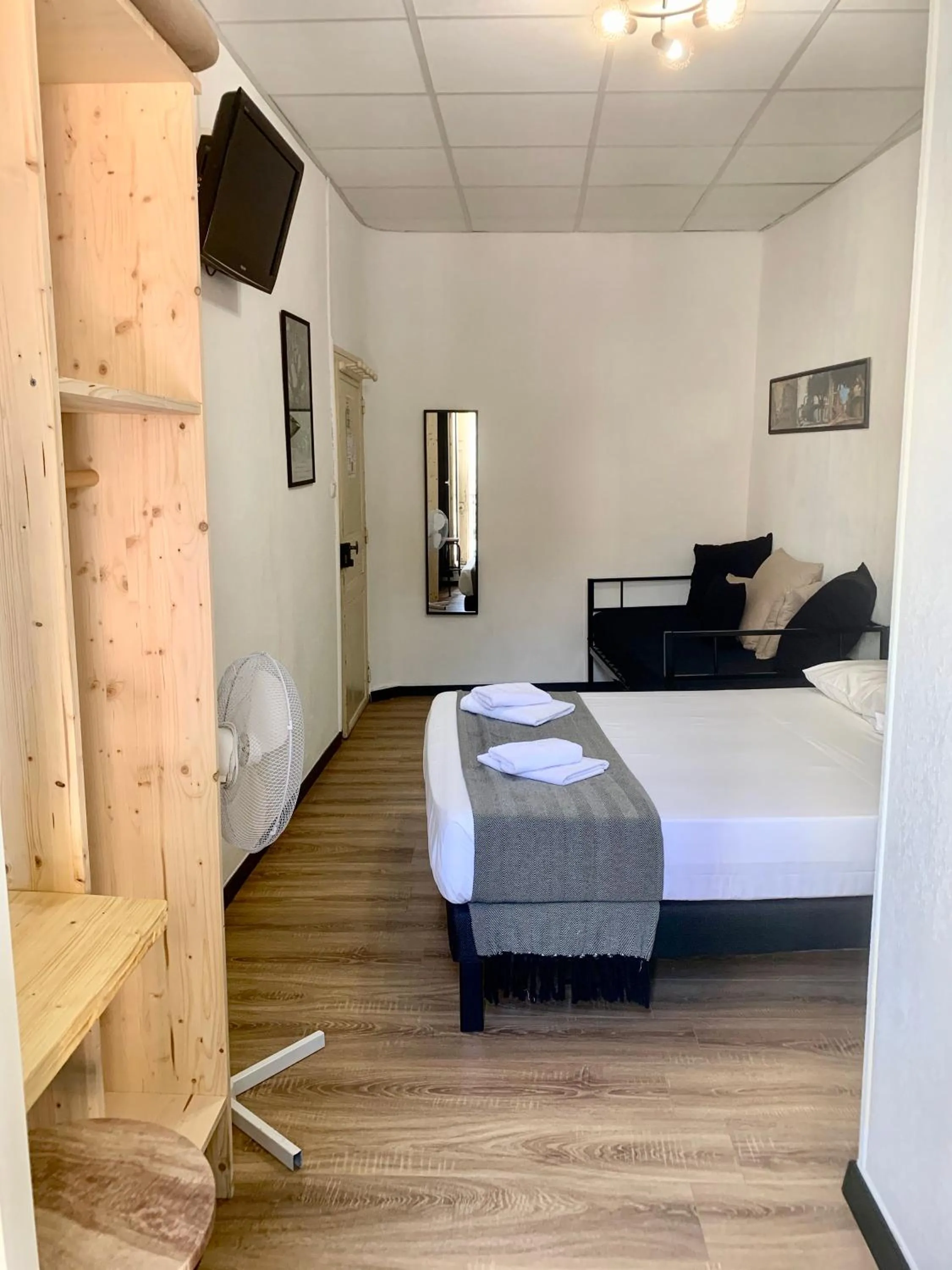 Bed in Hotel Le Centre