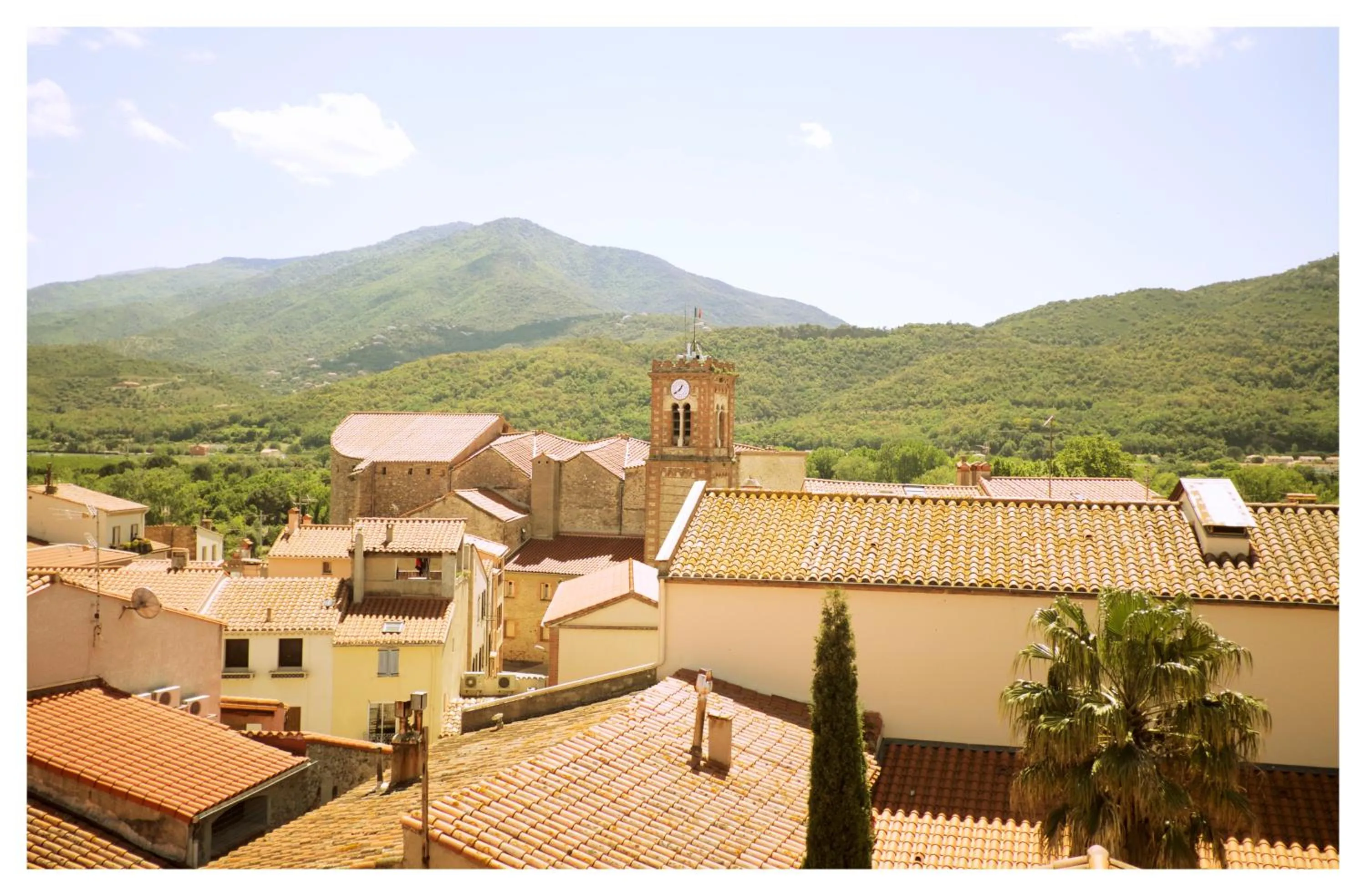 City view in Hotel Le Centre