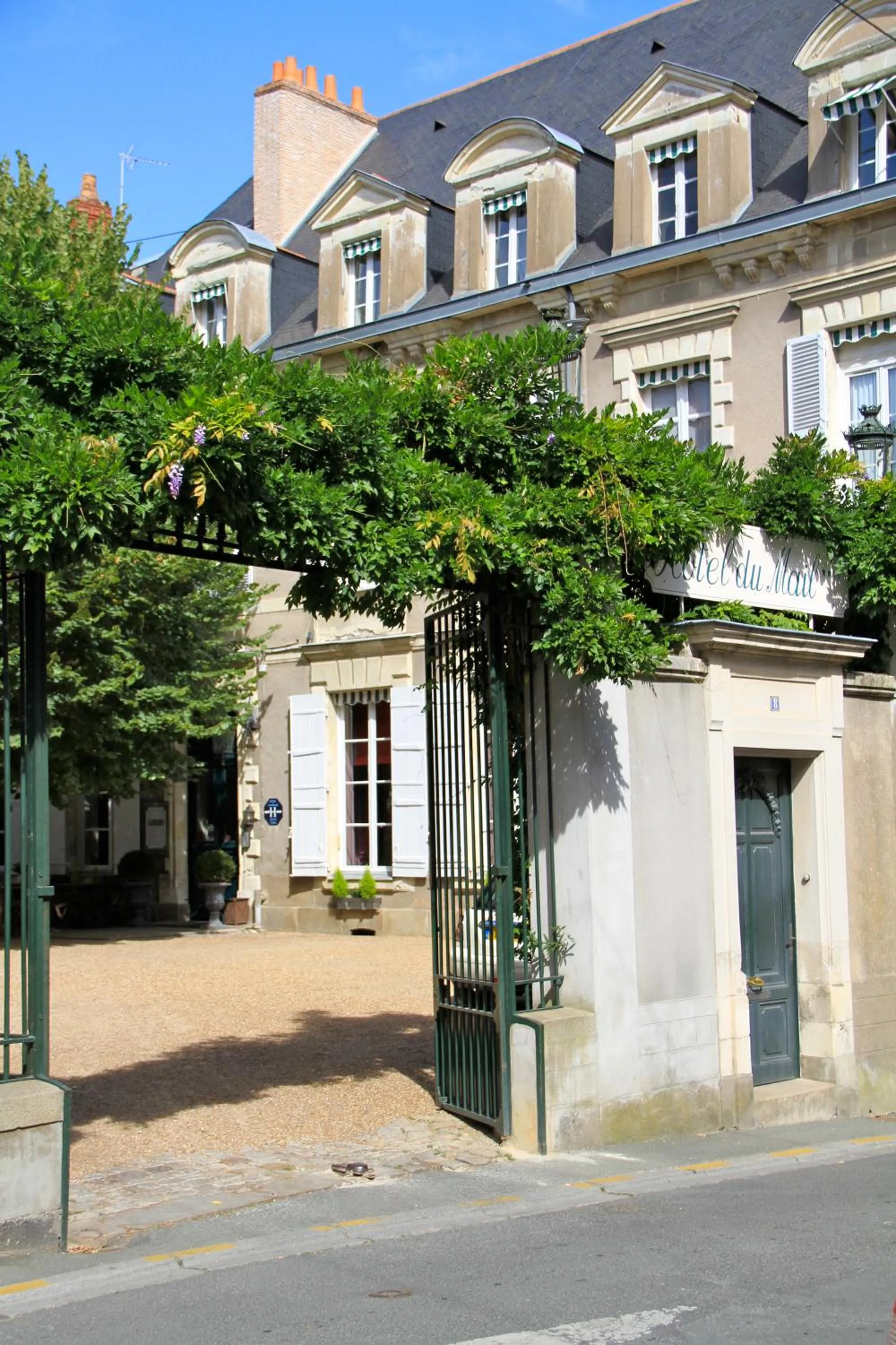 Property building in Hôtel du Mail
