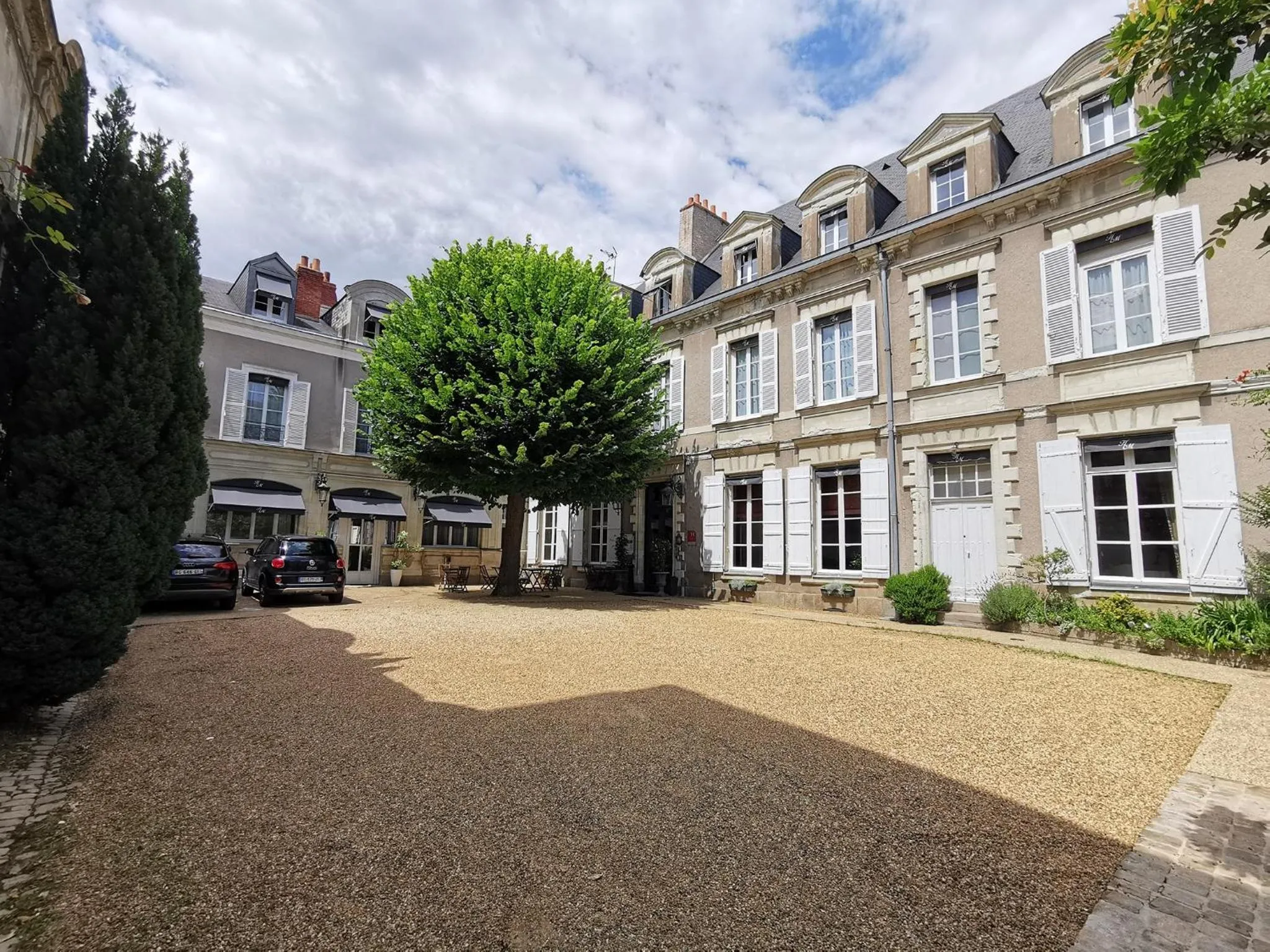 Property building in Hôtel du Mail