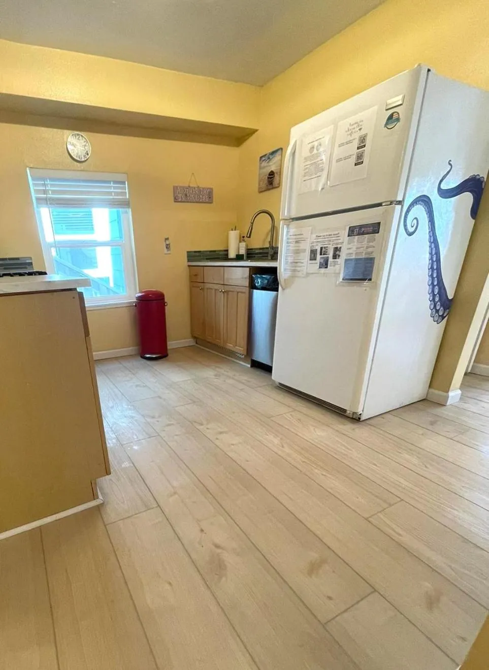 Kitchen or kitchenette in Casa Pacifica - BBQ, Firepit, Walk to tons of fun places