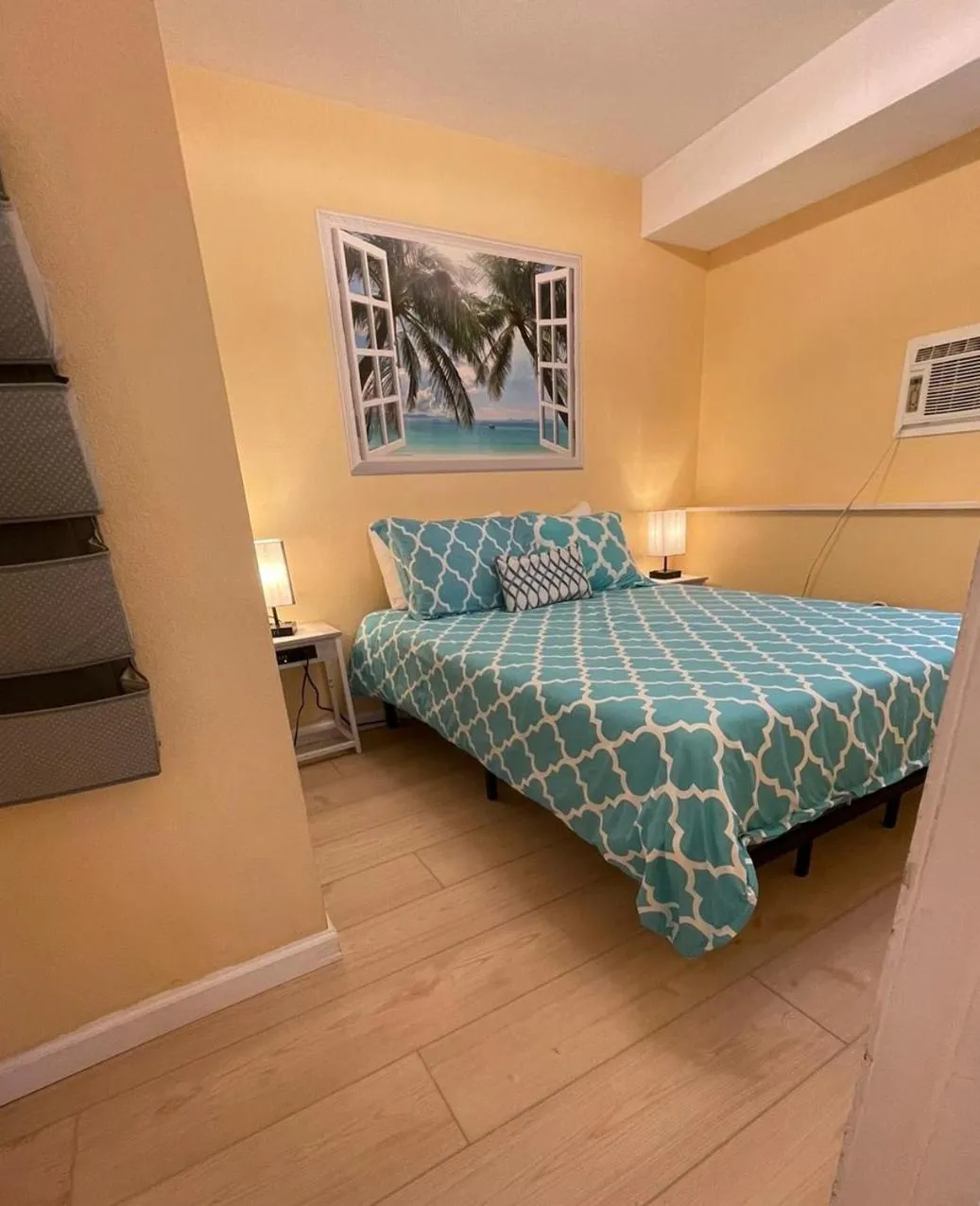 Bedroom, Bed in Casa Pacifica - BBQ, Firepit, Walk to tons of fun places