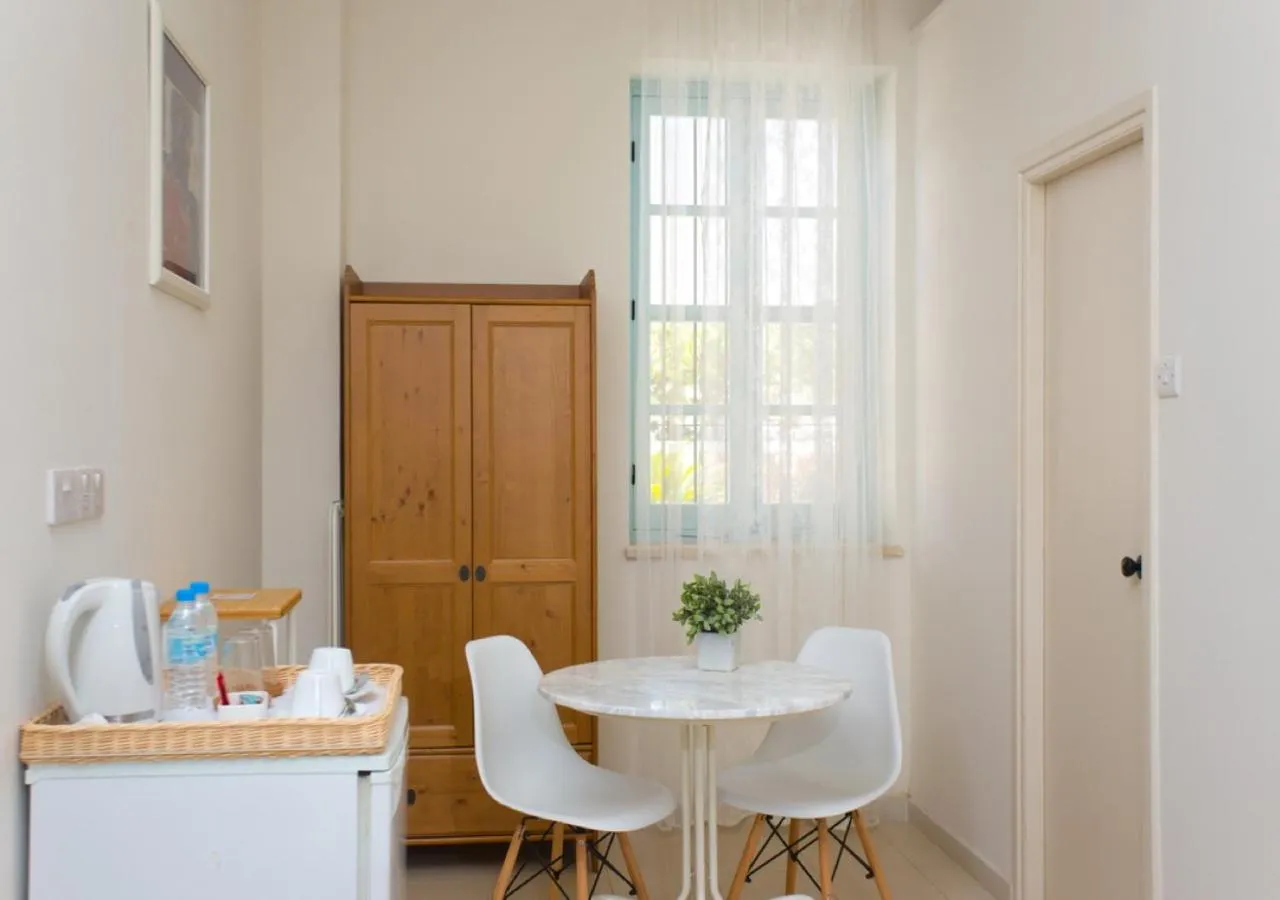 Bedroom in Shongas Inn