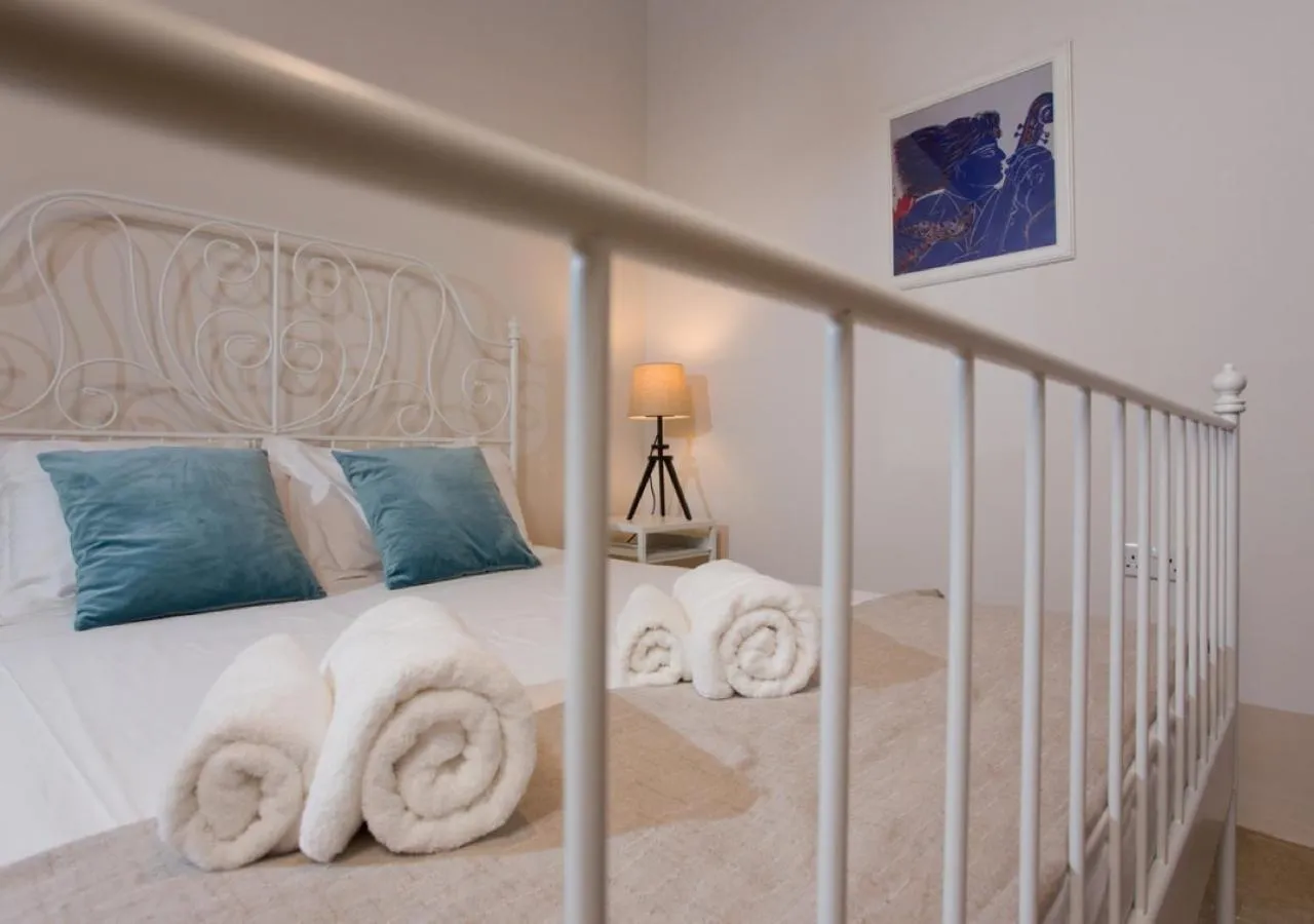 Bedroom in Shongas Inn