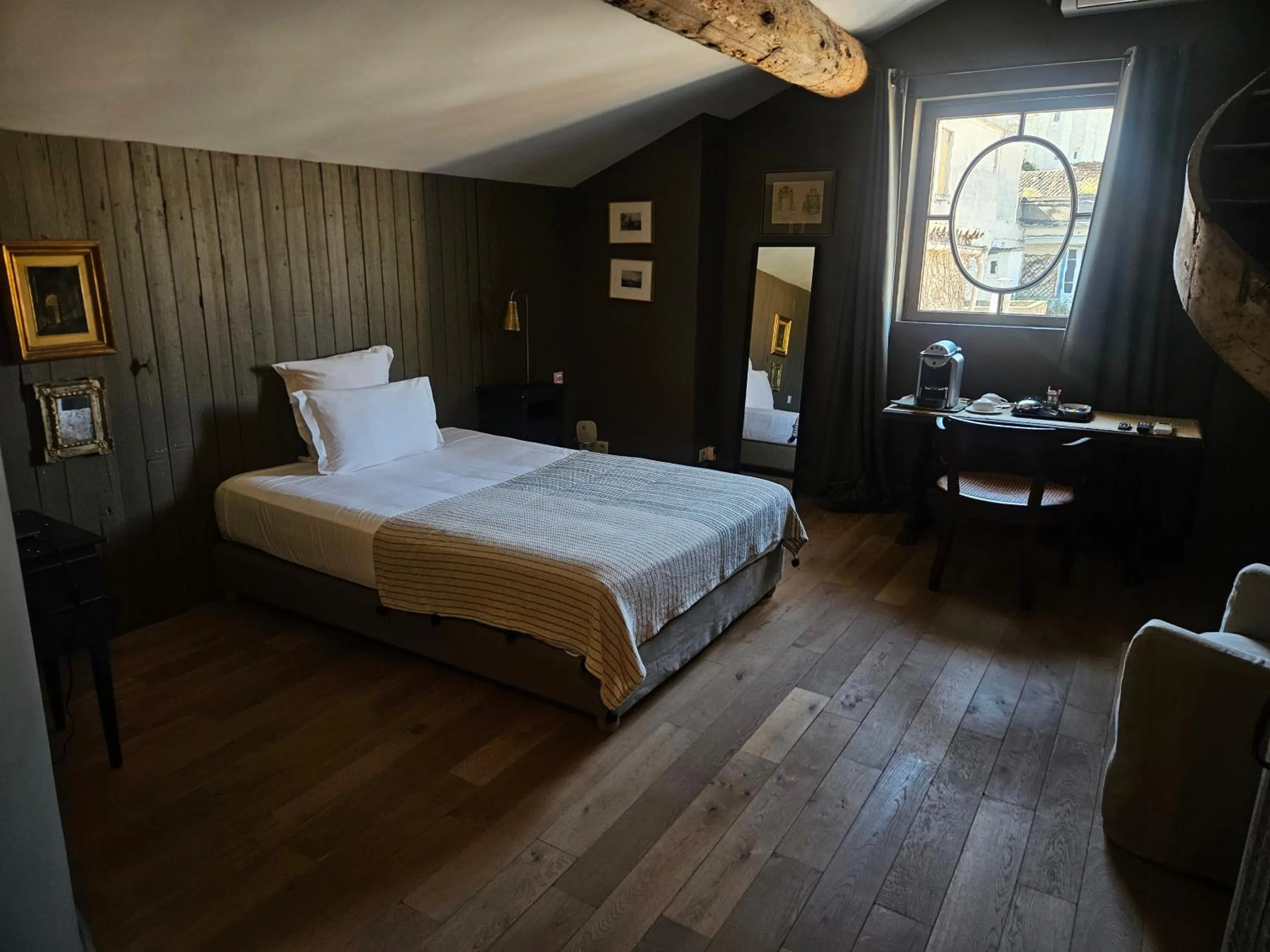 Bedroom, Bed in La Divine Comédie-Suites Deluxe