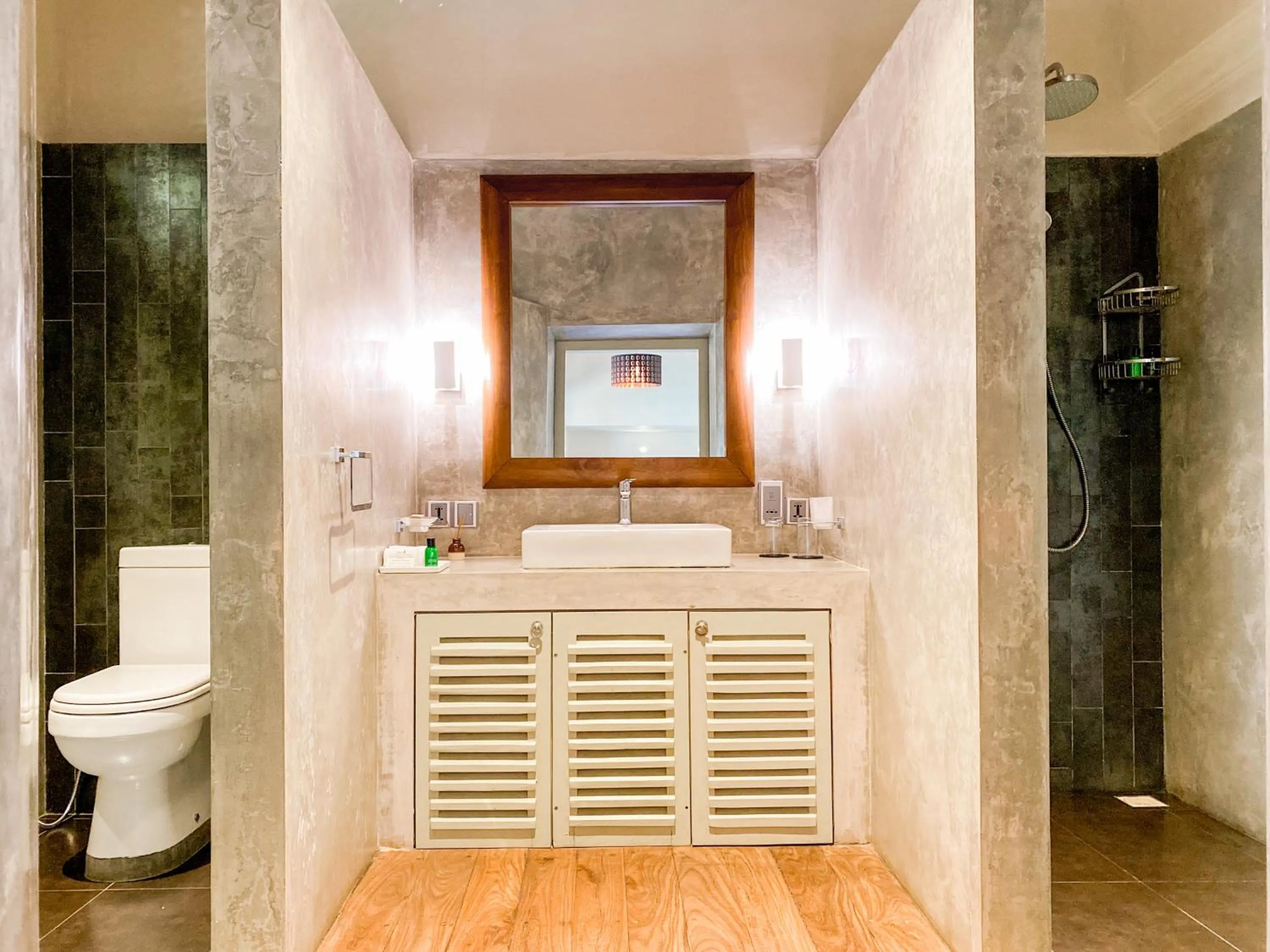 Shower in The Bartizan Galle Fort