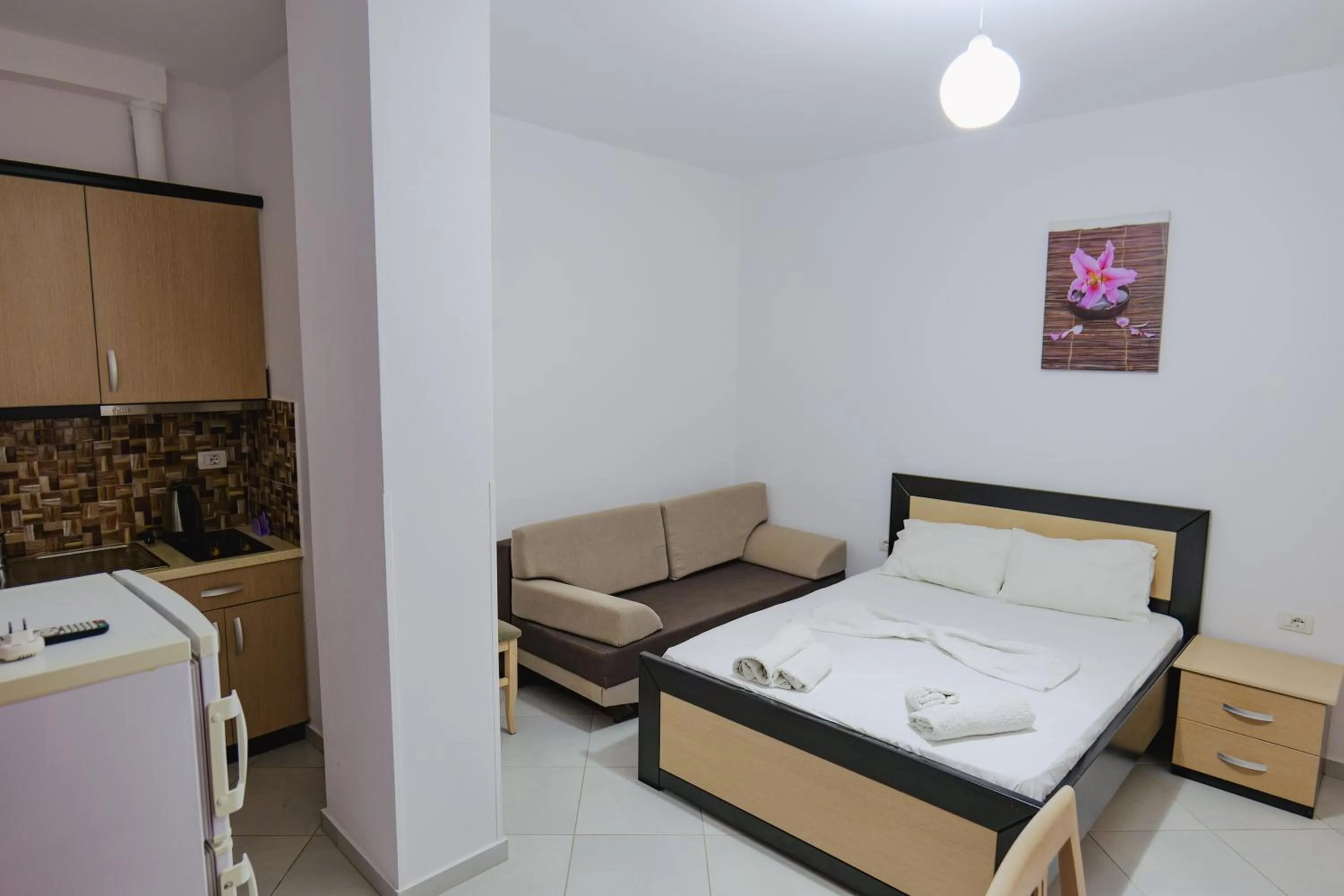 Photo of the whole room, Bed in Vila Shpetimi