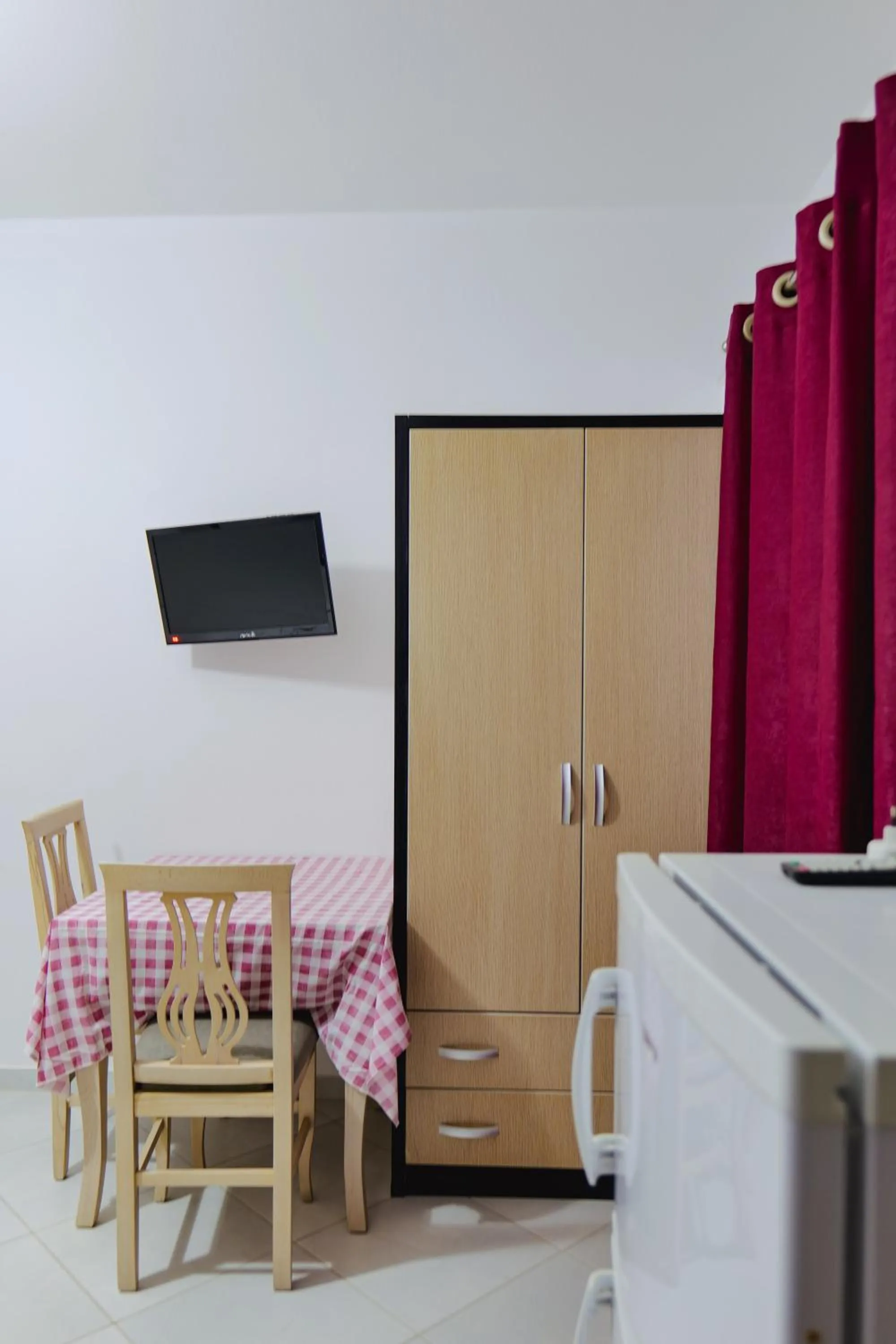 Kitchen or kitchenette in Vila Shpetimi