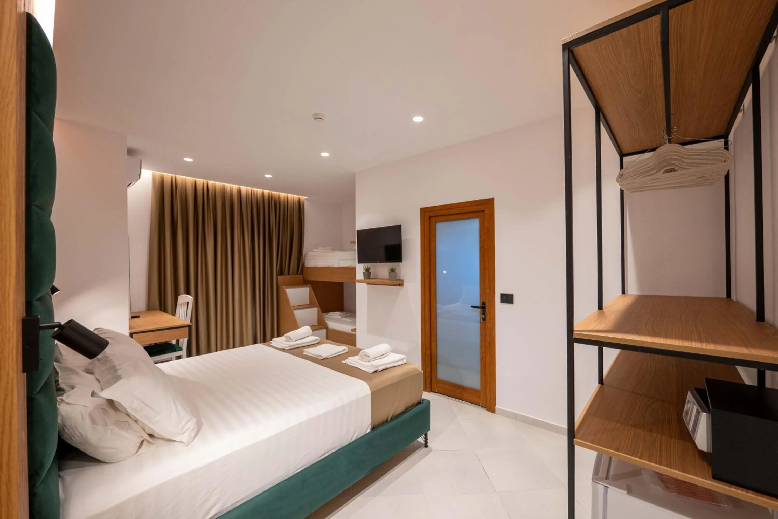 Bed in Vila Shpetimi