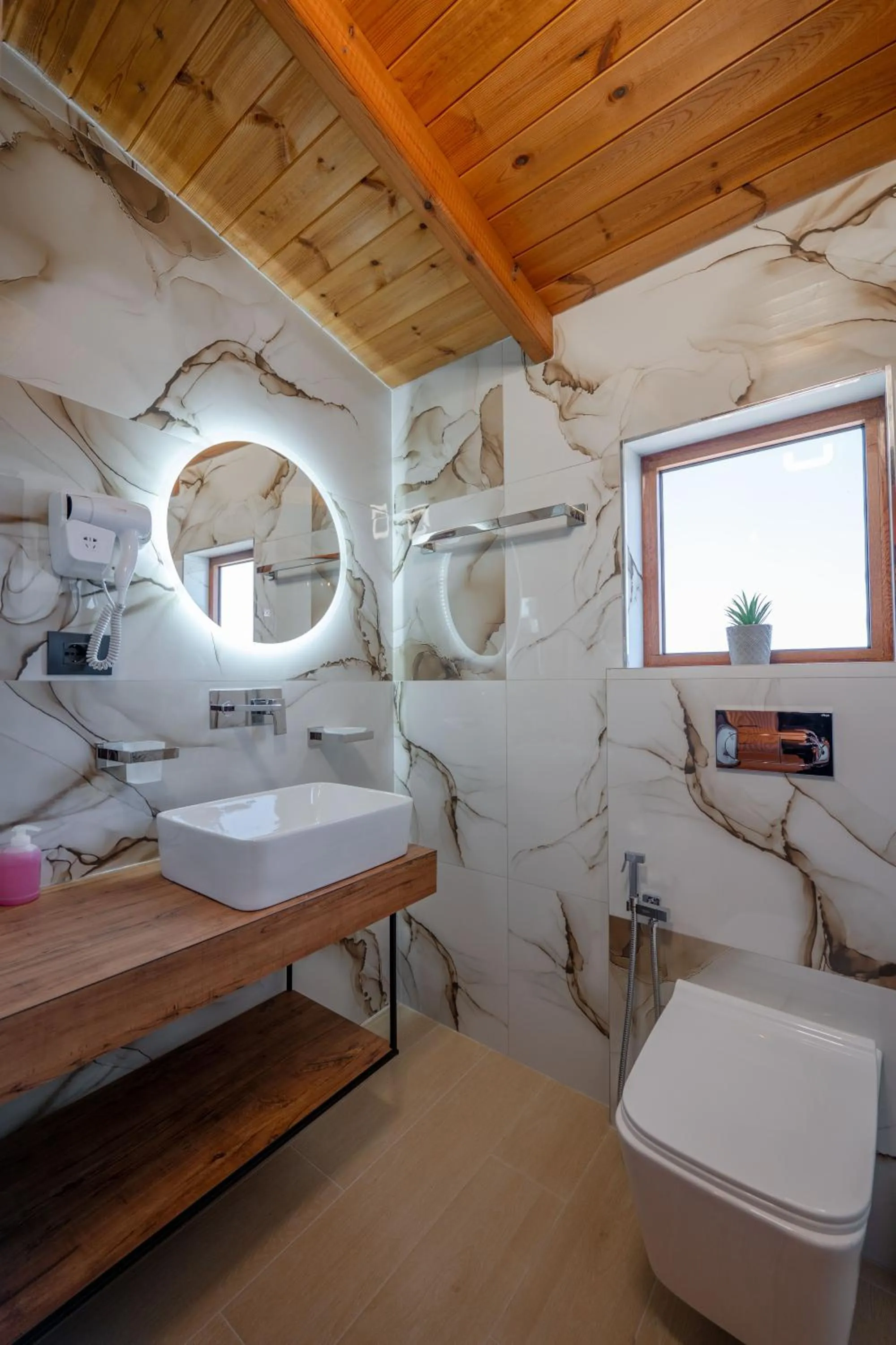 Bathroom in Vila Shpetimi