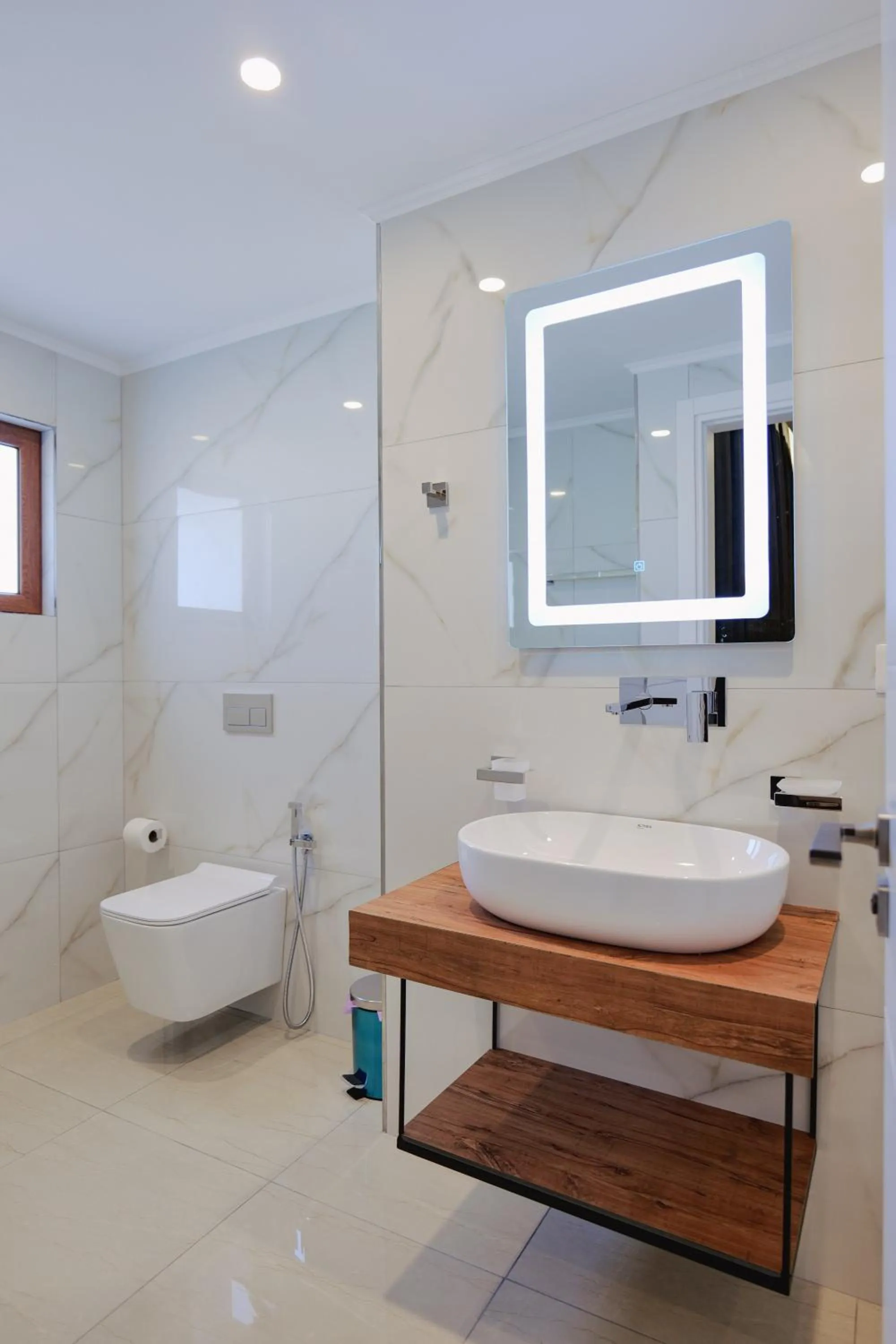 Toilet in Vila Shpetimi