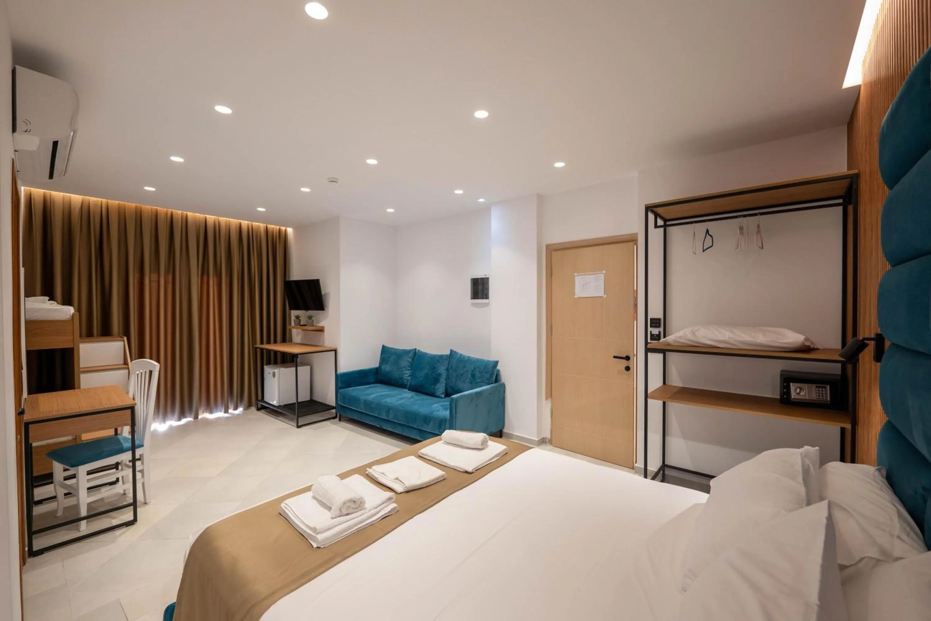 Bed in Vila Shpetimi