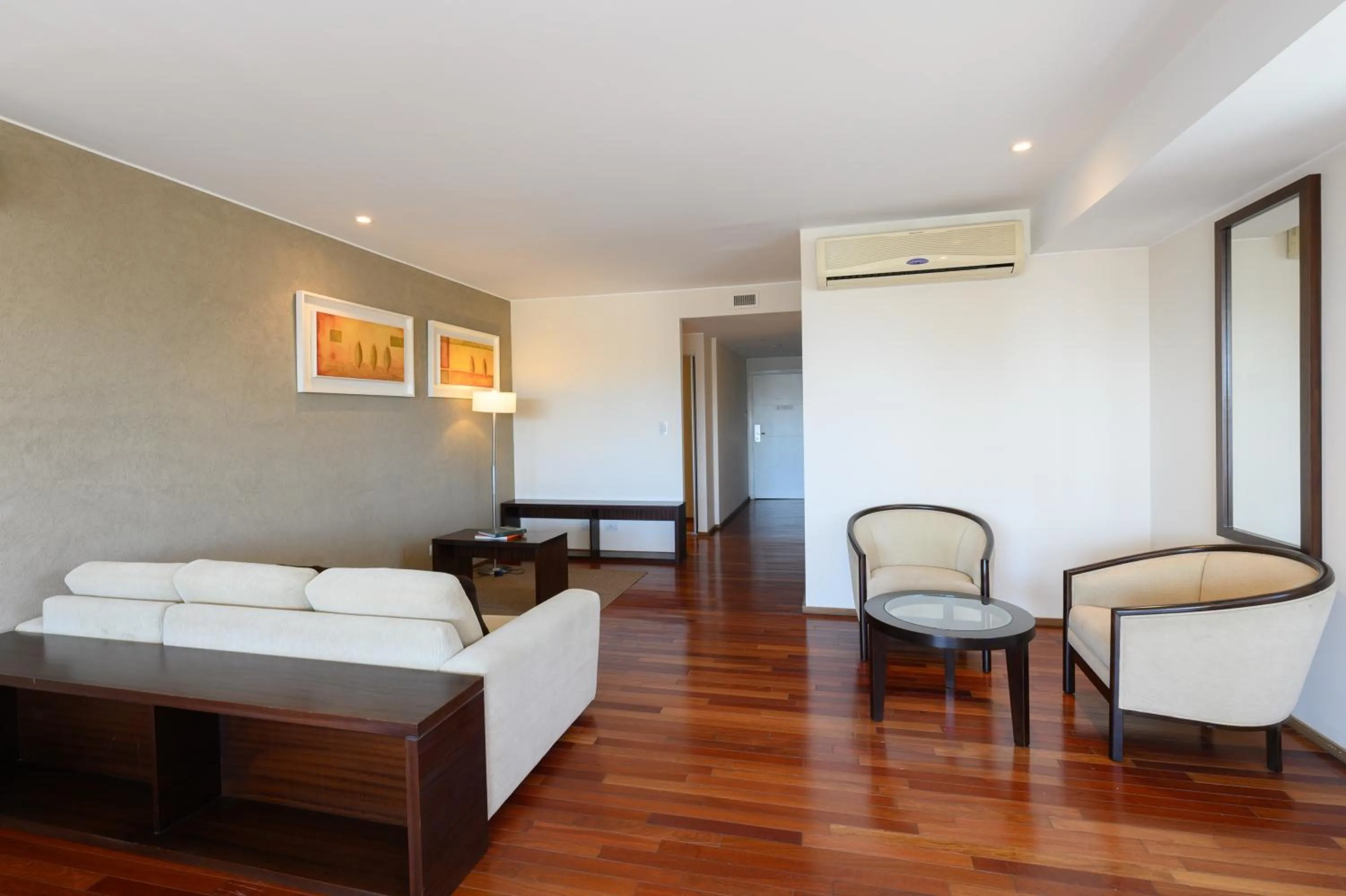 Photo of the whole room, Bed in Orfeo Suites Cordoba