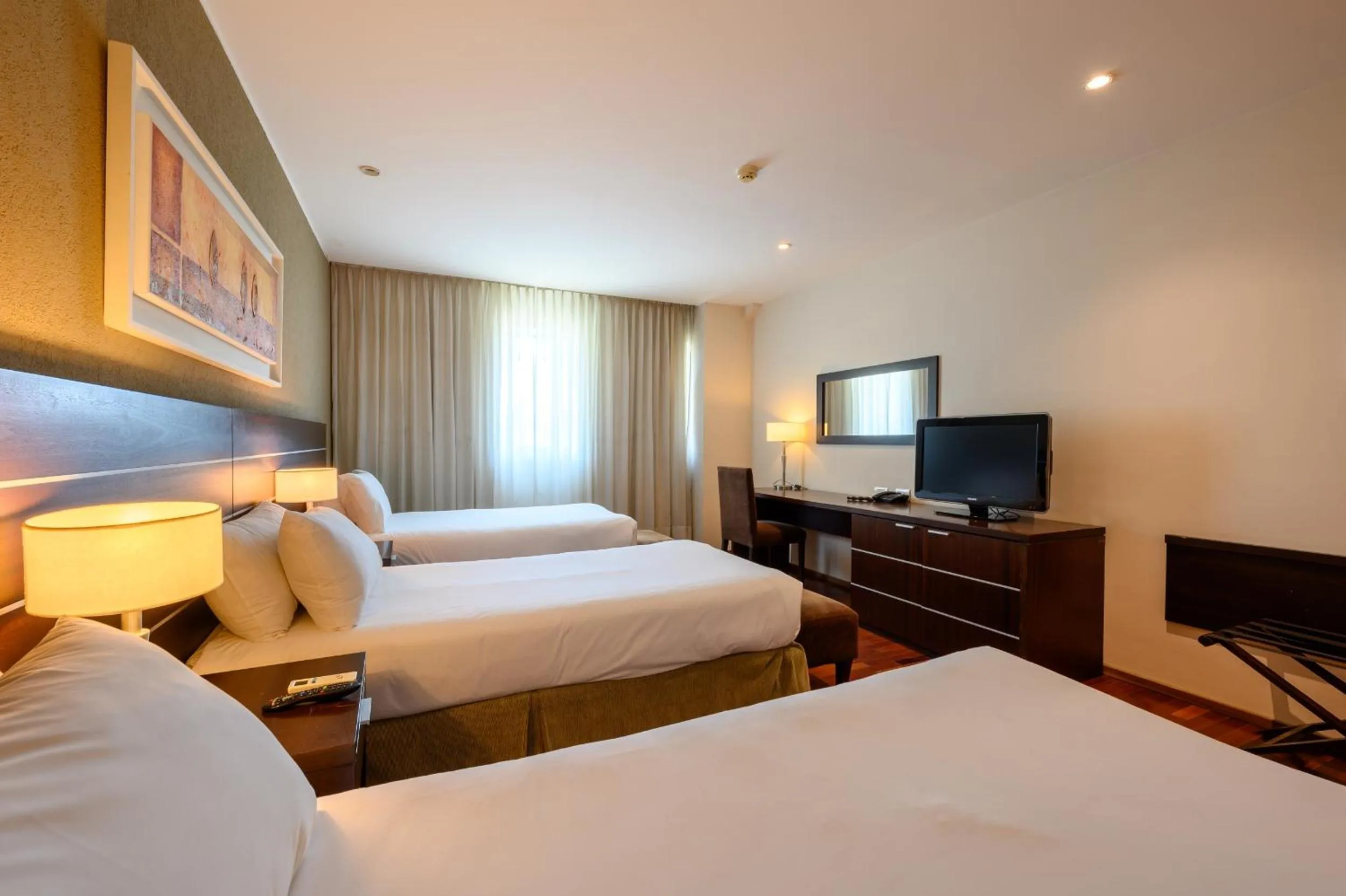 Photo of the whole room, Bed in Orfeo Suites Cordoba