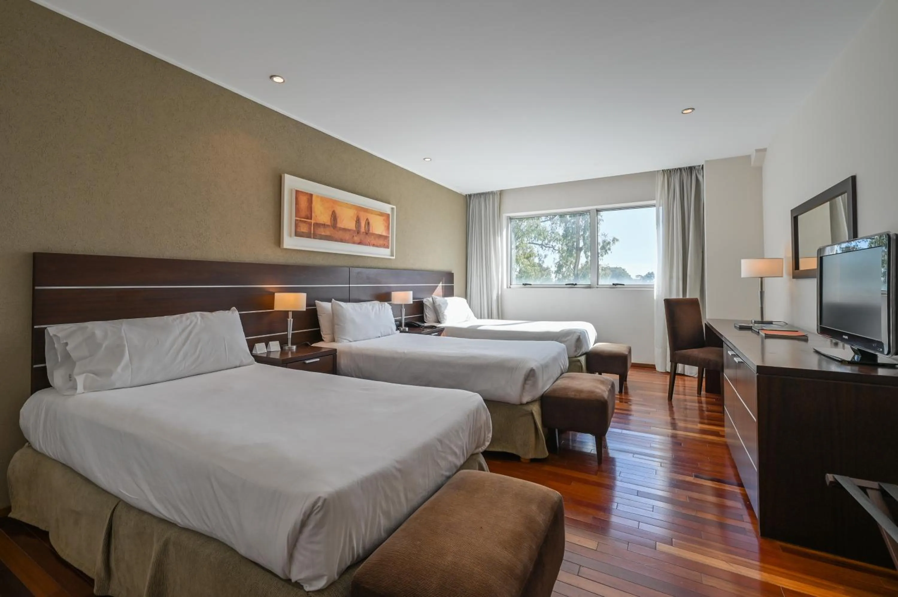 Photo of the whole room, Bed in Orfeo Suites Cordoba